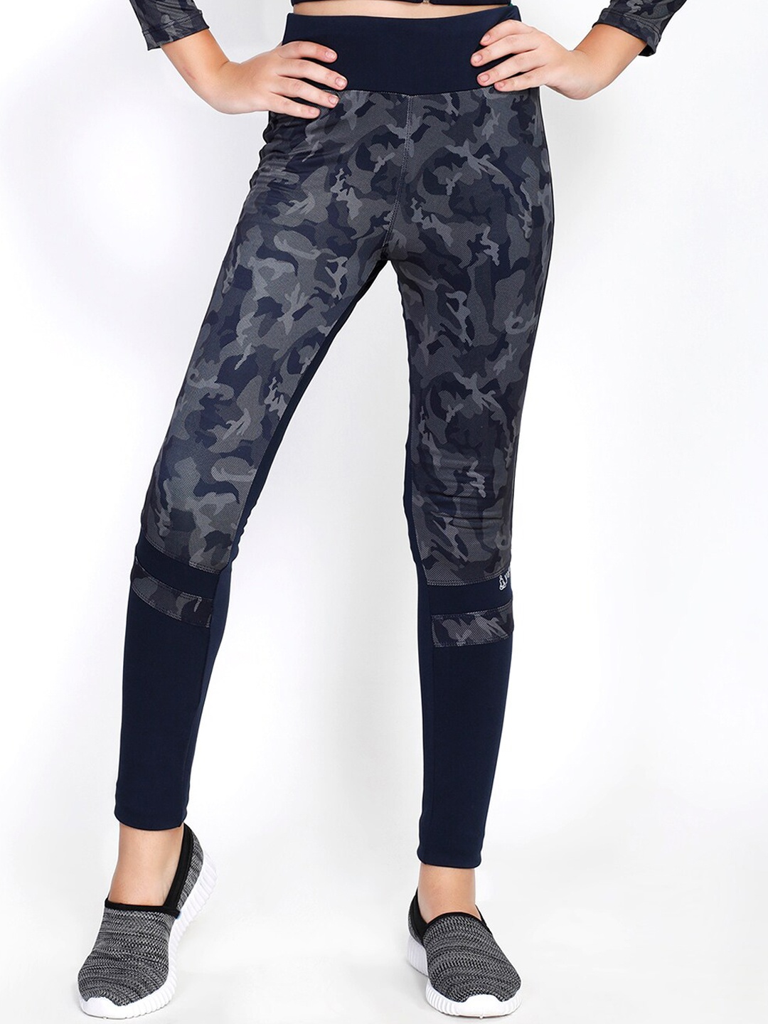 

Yogue Activewear Women Navy Blue Printed Ankle Length Tights