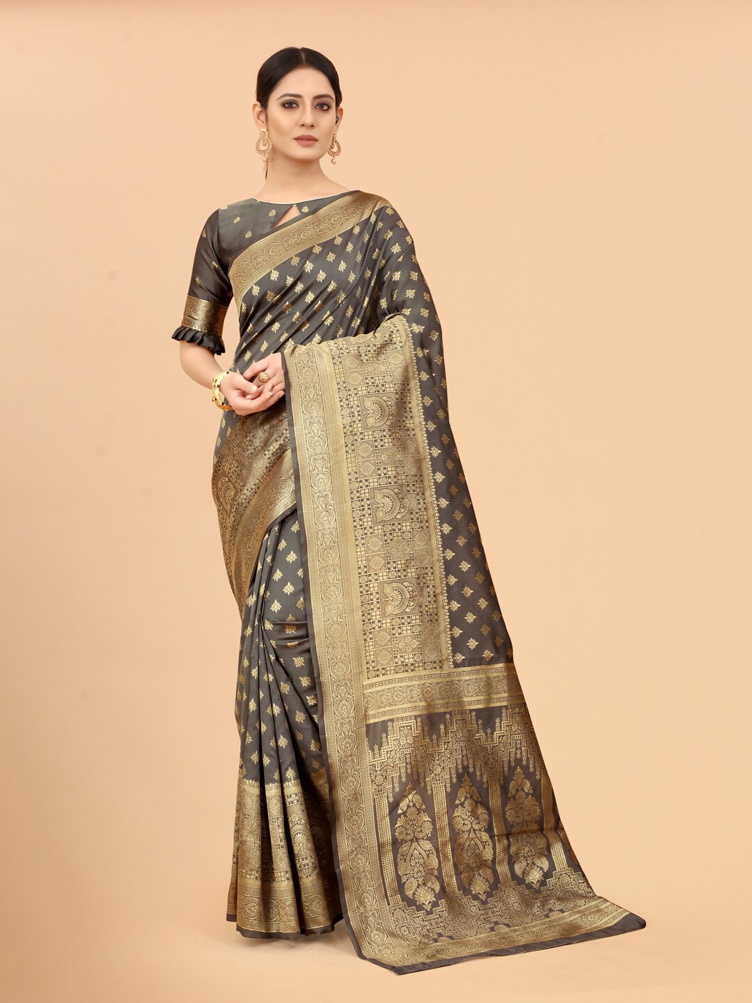 

SATYAM WEAVES Grey & Gold-Toned Woven Design Zari Silk Cotton Banarasi Saree