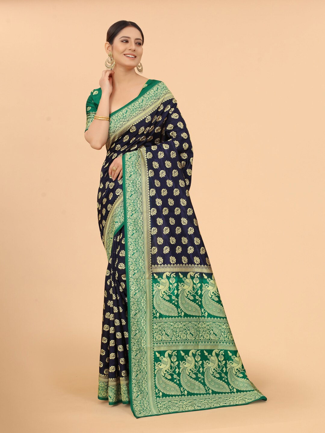 

SATYAM WEAVES Navy Blue & Green Woven Design Zari Silk Cotton Banarasi Saree