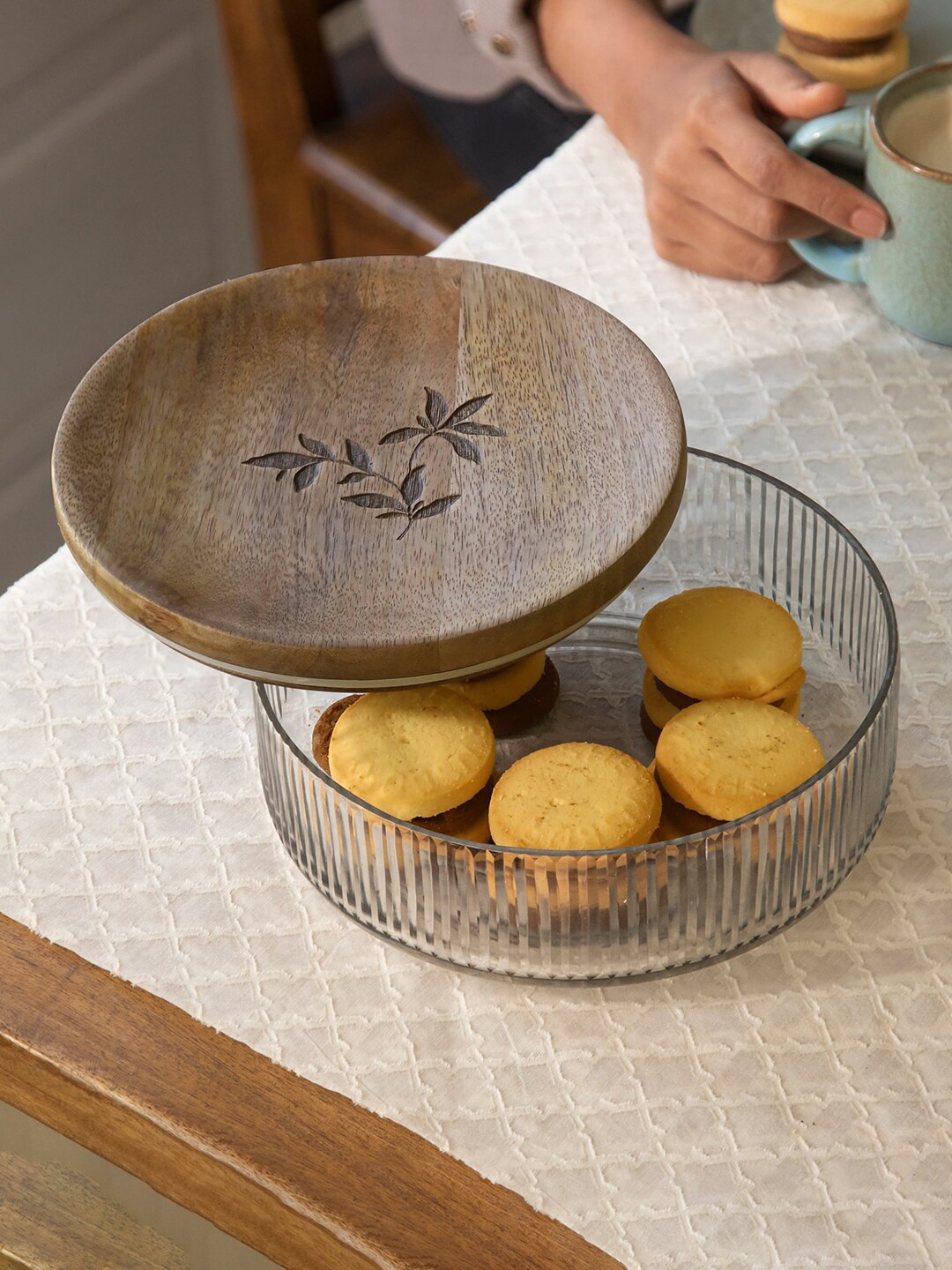 

ellementry Transparent & Brown Sanchi Roti Box With Wooden Lid