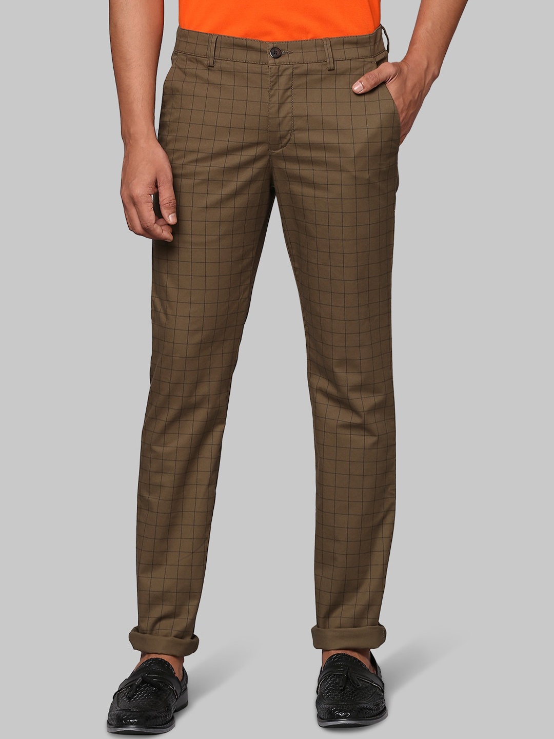 

Park Avenue Men Green Checked Cotton Chinos Trousers