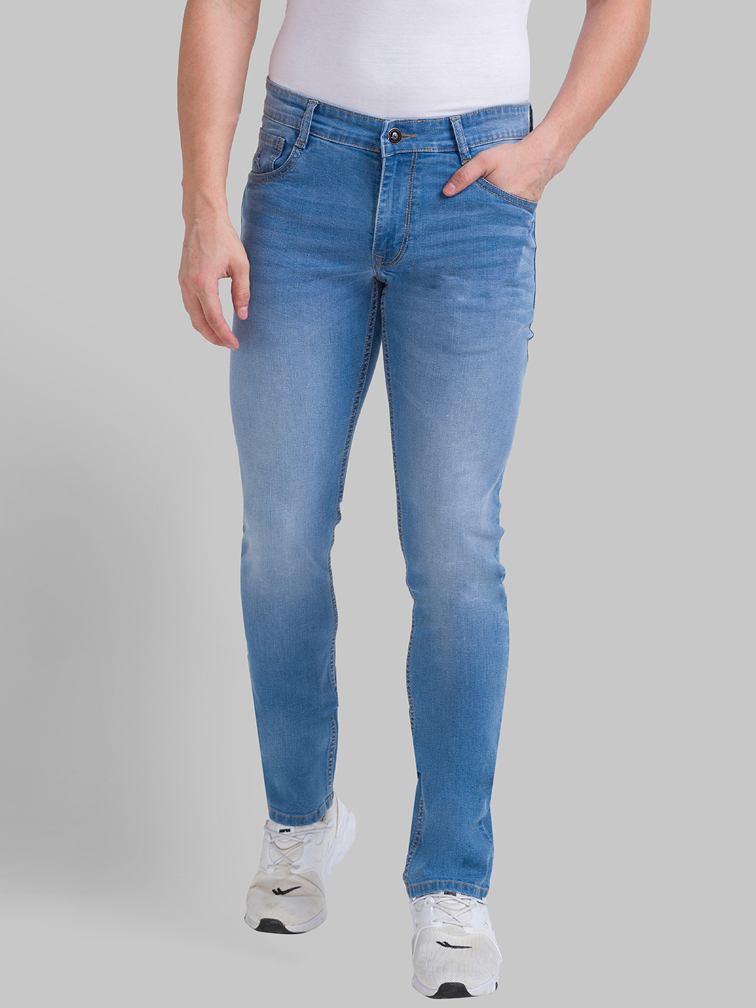

Parx Men Blue Tapered Fit Heavy Fade Jeans