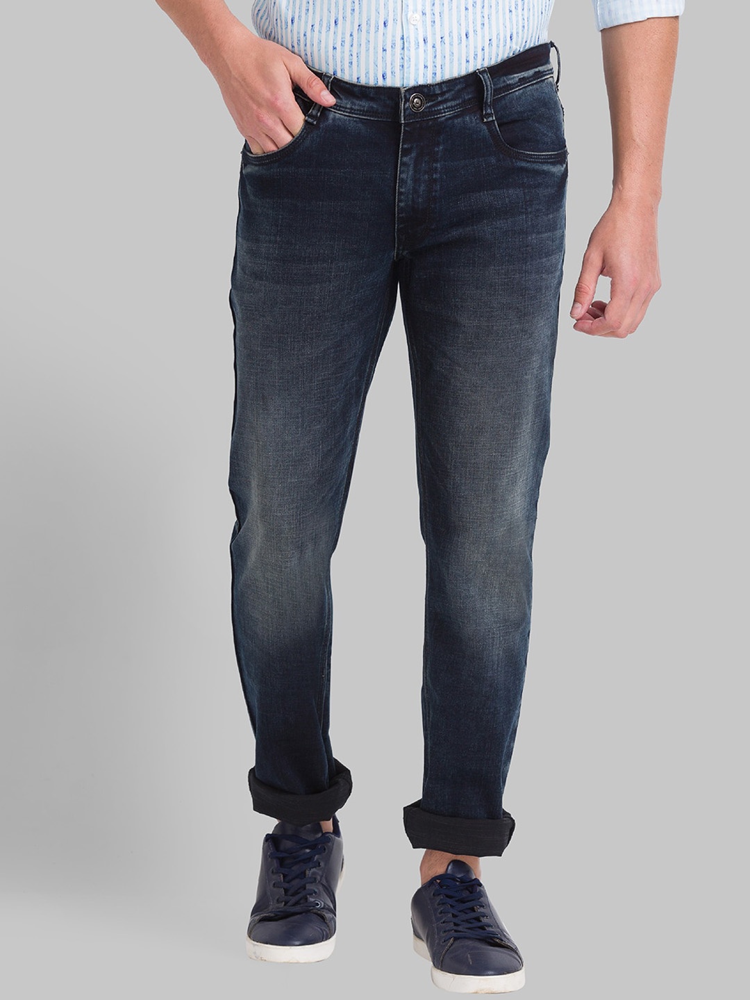 

Parx Men Blue Tapered Fit Heavy Fade Jeans