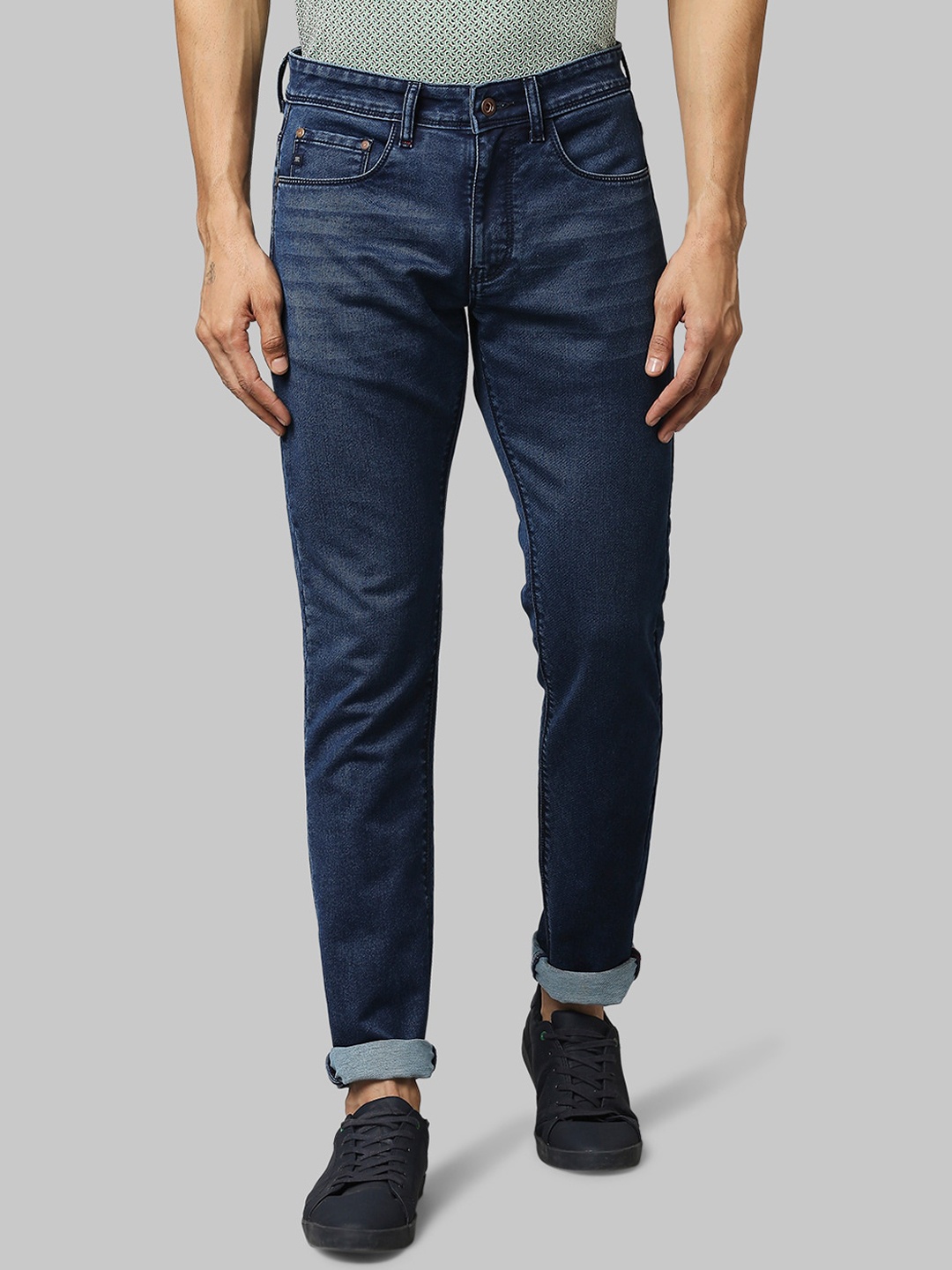 

Raymond Men Blue Slim Fit Light Fade Jeans