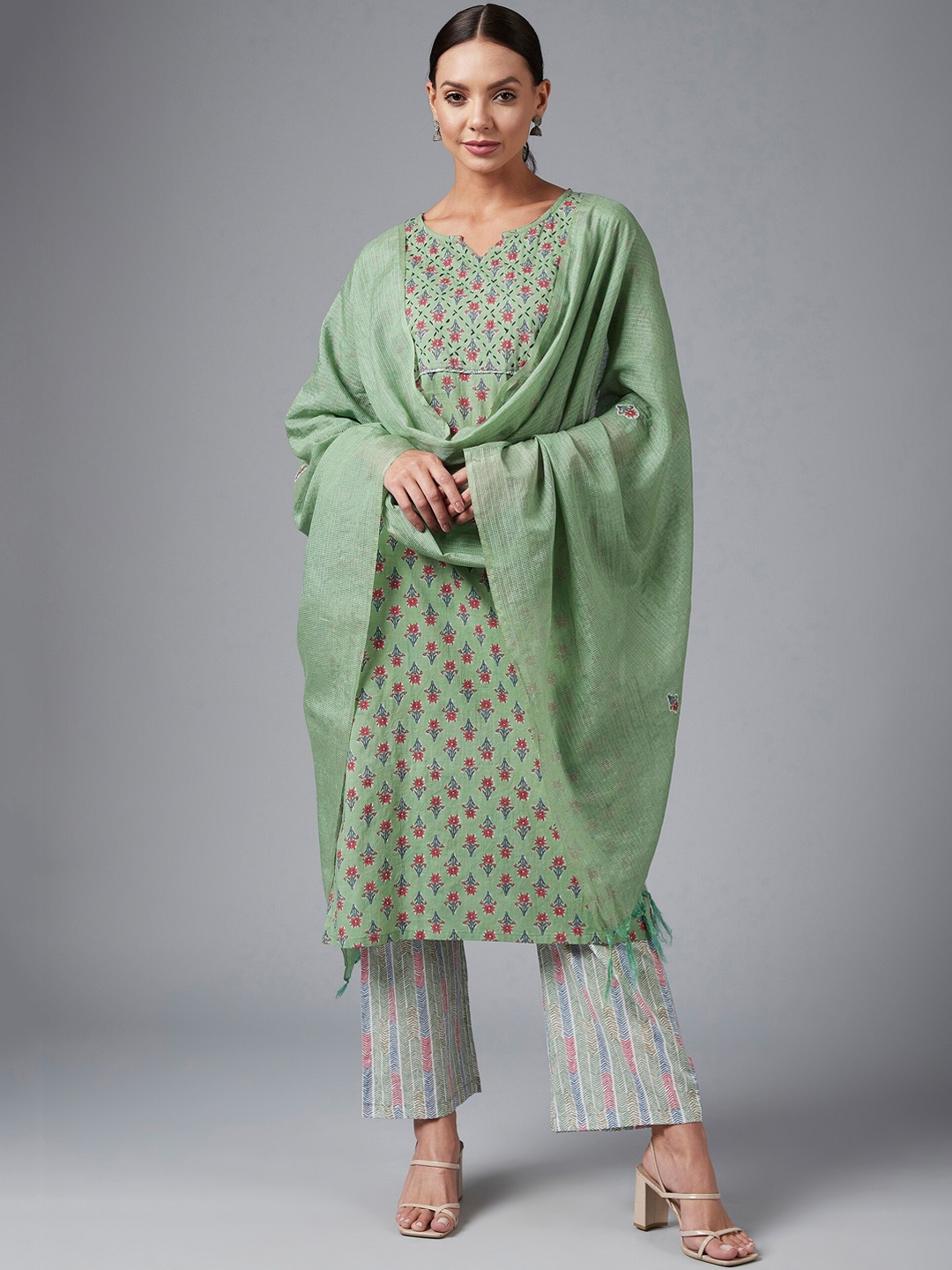 

Azira Women Green Floral Printed Pure Cotton Kurta with Palazzo & Dupatta