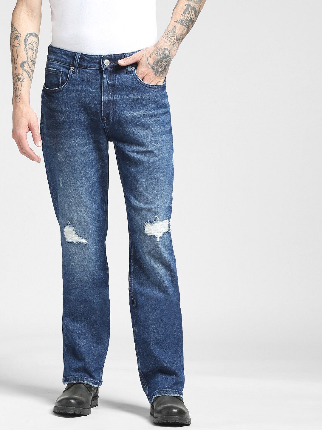 

Jack & Jones Men Blue Flared Mildly Distressed Light Fade Jeans