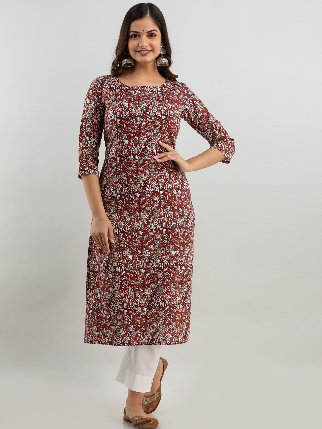 

Women Touch Women Red & Blue Ethnic Motifs Printed Kurta