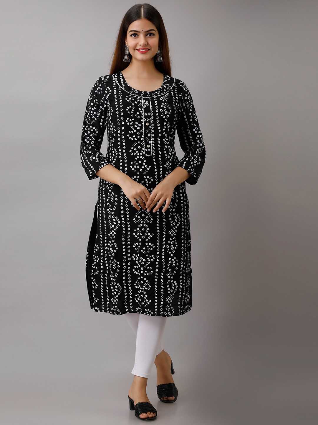 

Women Touch Women Black & White Bandhani Printed Kurta