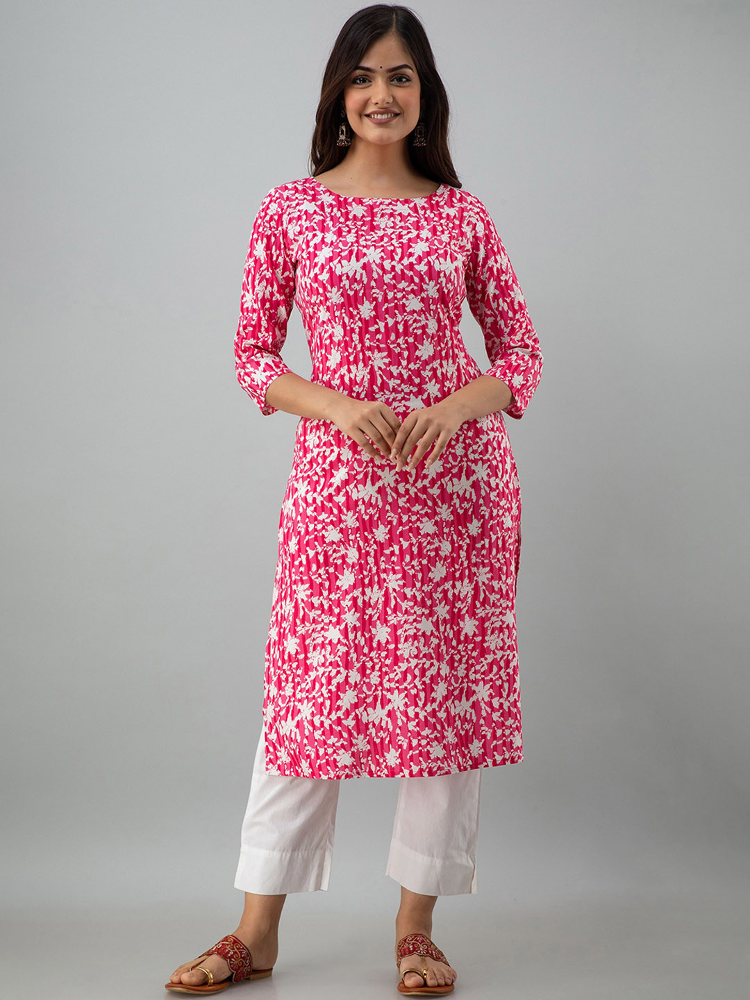 

Women Touch Women Pink Printed Kurta