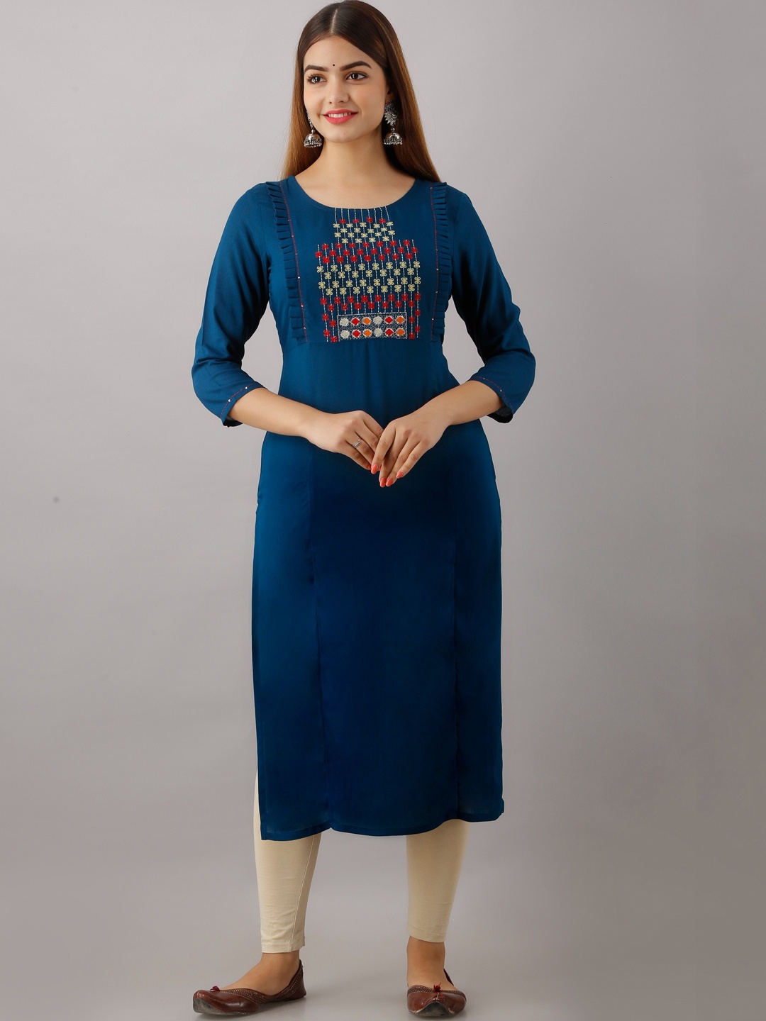 

Women Touch Women Blue Floral Embroidered Thread Work Kurta