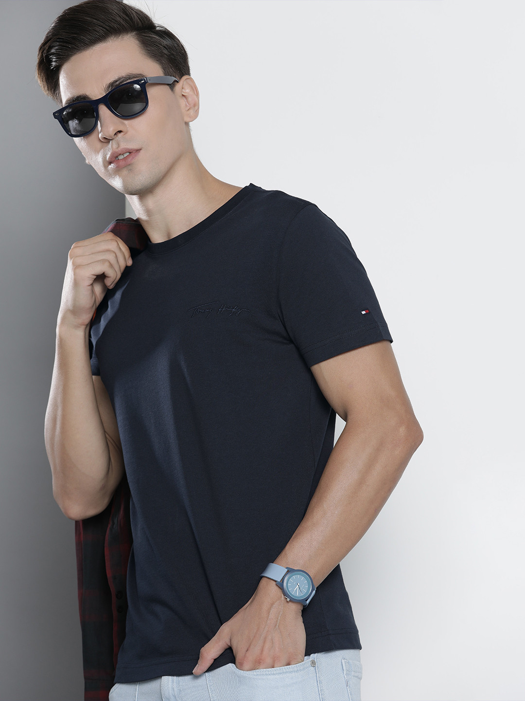 

Tommy Hilfiger Men Navy Blue Pure Cotton T-shirt