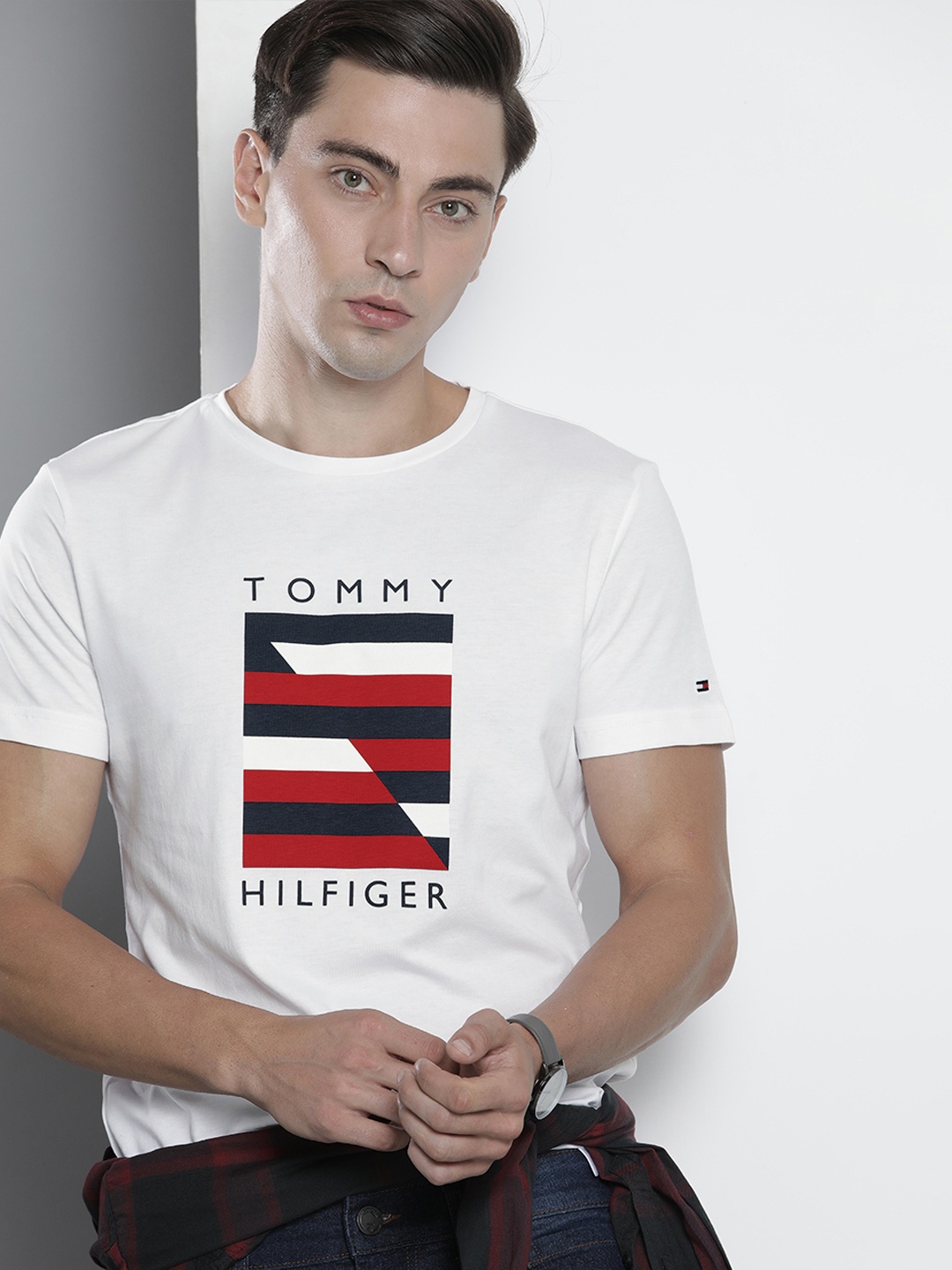 

Tommy Hilfiger Men White & Red Brand Logo Printed Pure Cotton T-shirt