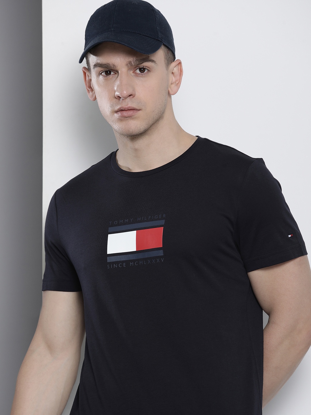 

Tommy Hilfiger Men Navy Blue Brand Logo Printed Organic Cotton T-shirt