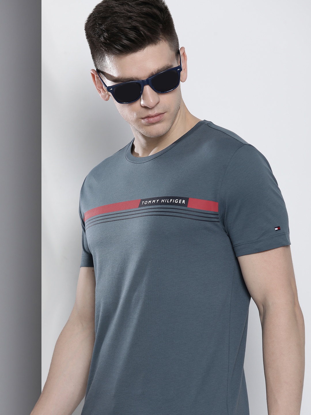 

Tommy Hilfiger Men Blue Brand Logo Printed Pure Cotton Regular Fit T-shirt