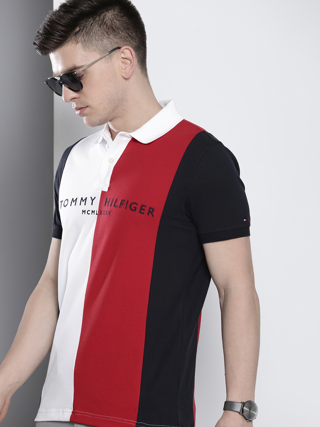 

Tommy Hilfiger Men Navy Blue & Red Brand Logo Printed Polo Collar T-shirt