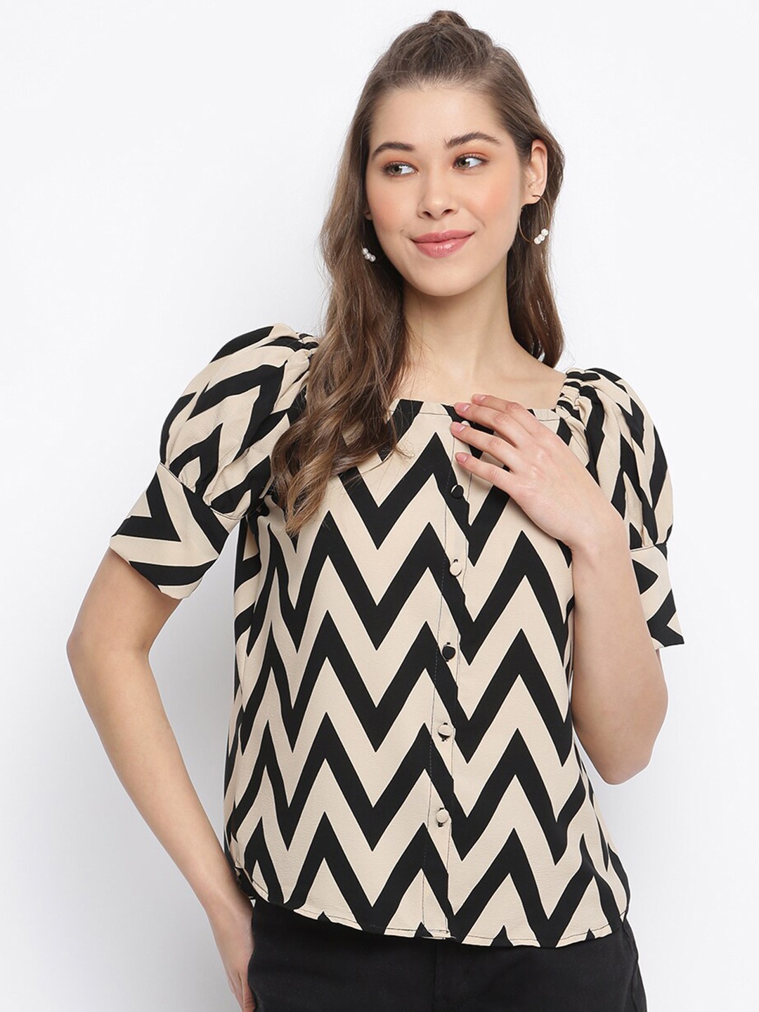 

Mayra Beige & Black Chevron Print Crepe Top