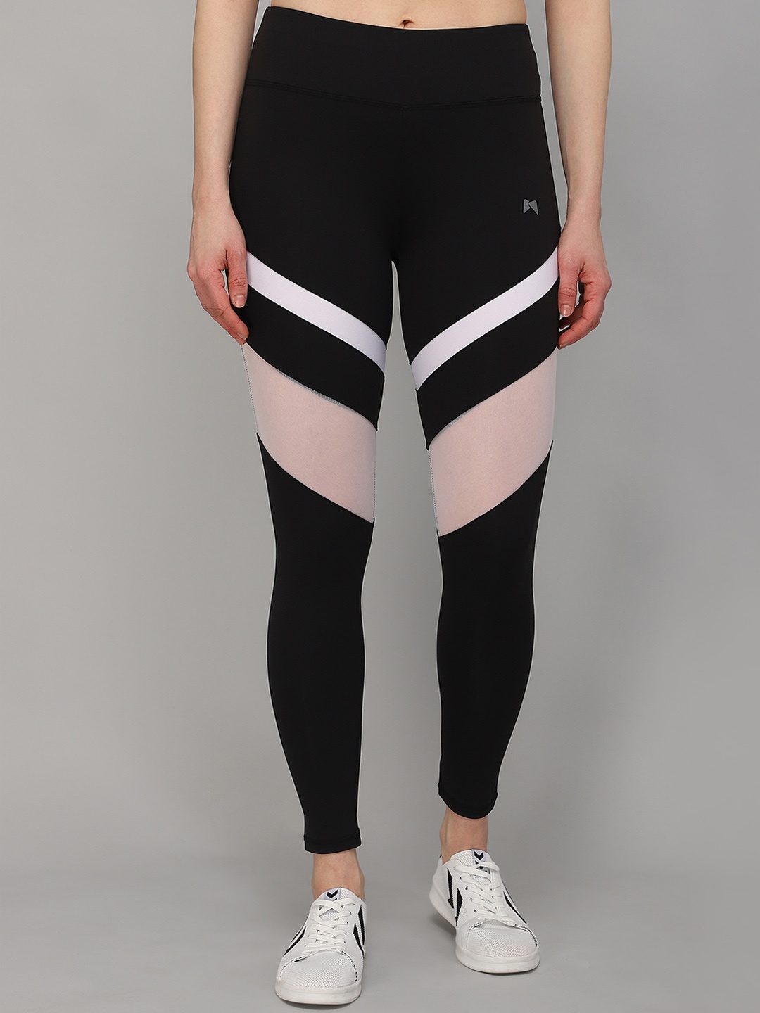 

MUSCLE TORQUE Women Black & White Solid Skinny-Fit Tights