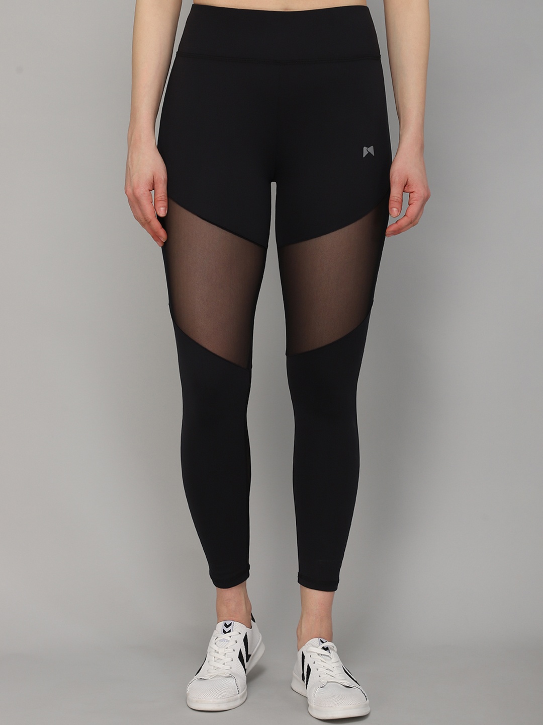 

MUSCLE TORQUE Women Black Solid Cropped Skinny Fit Training Tights