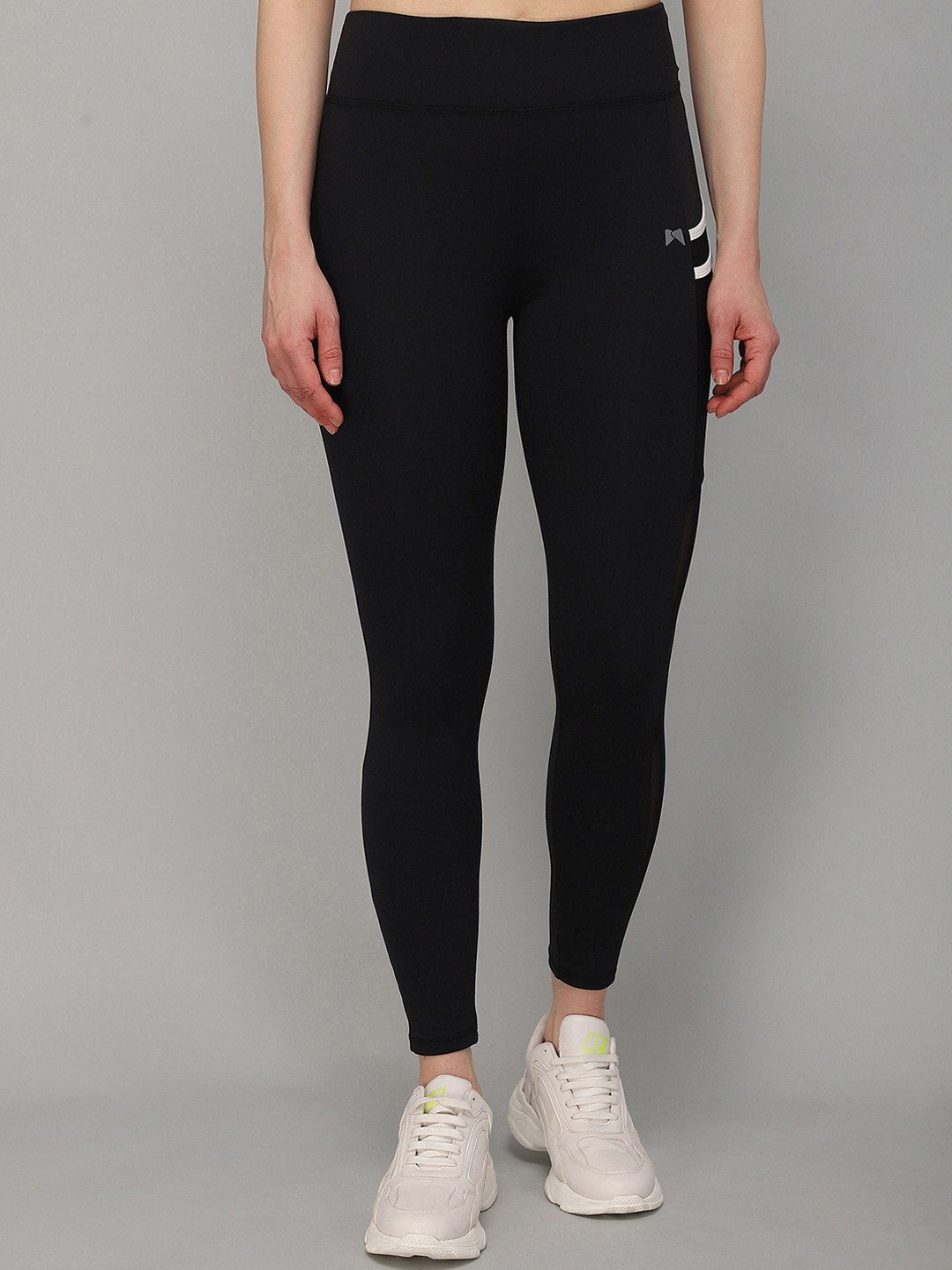 

MUSCLE TORQUE Women Black Solid Skinny-Fit Ankle-Length Tights