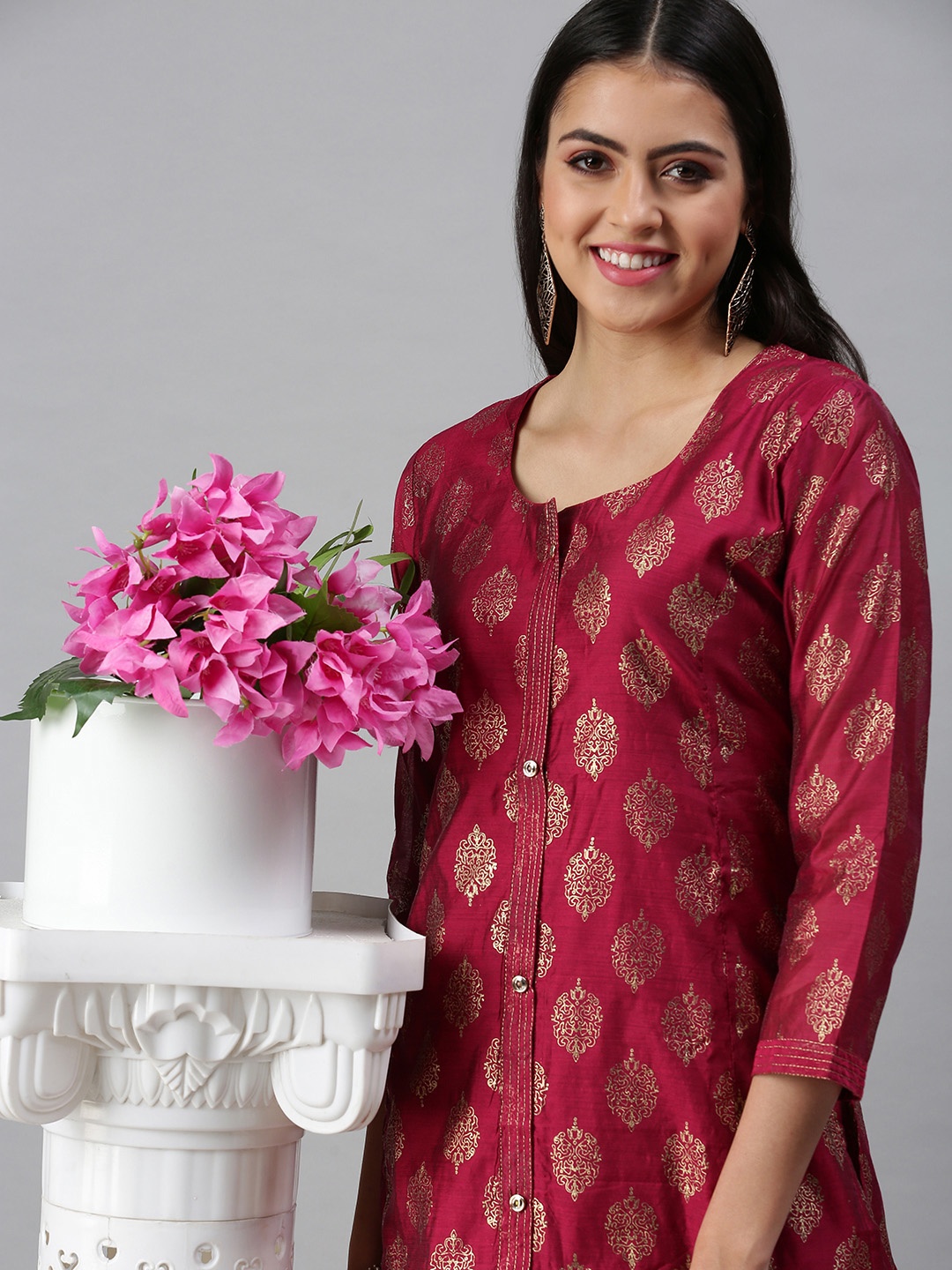 

SHOWOFF Women Pink & Golden Ethnic Motifs Printed Kurta