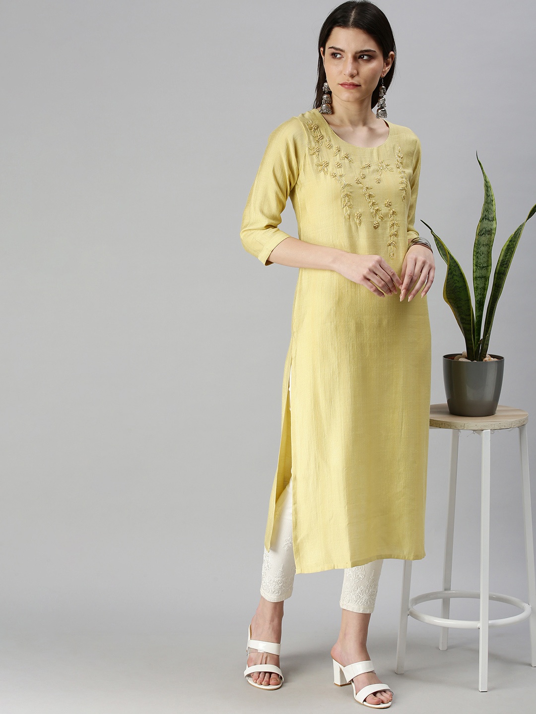 

SHOWOFF Women Yellow Embroidered Thread Work Kurta