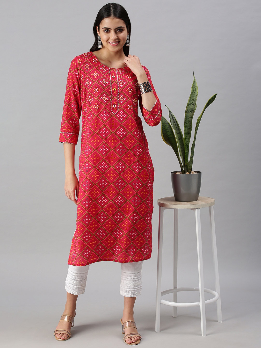 

SHOWOFF Women Fuchsia & White Bandhani Printed Kurta