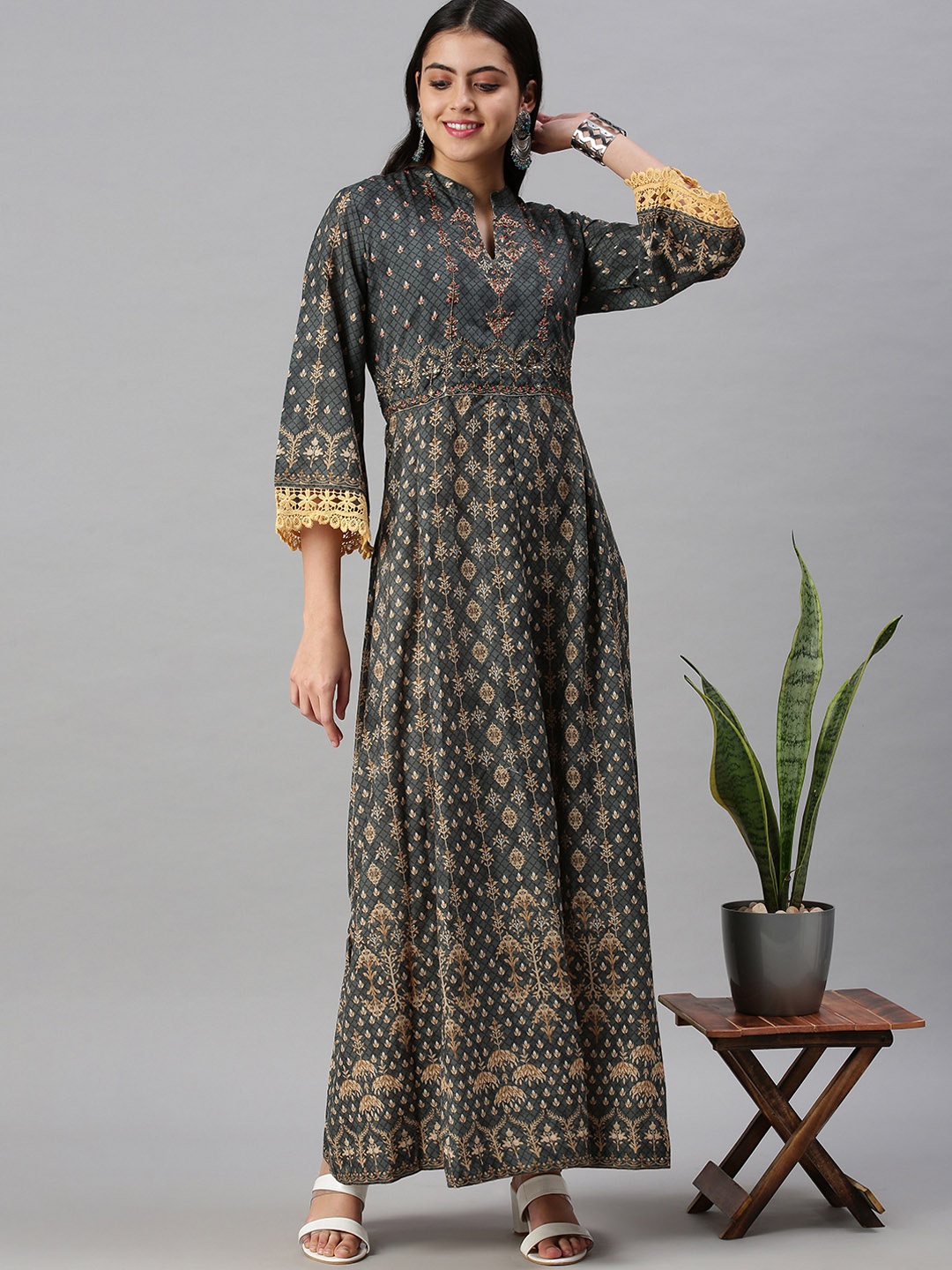 

SHOWOFF Women Green Ethnic Motifs Printed Anarkali Kurta