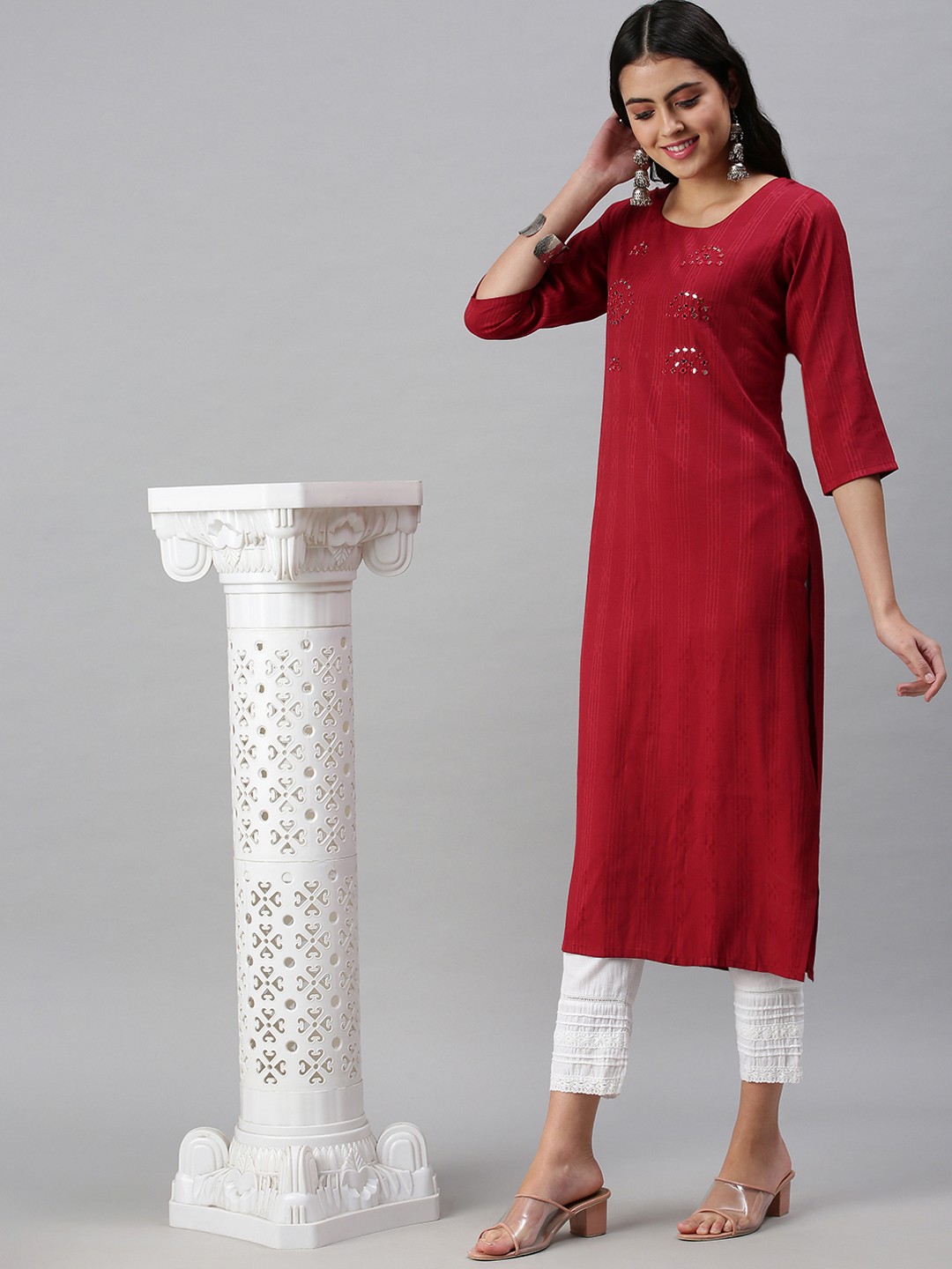

SHOWOFF Women Maroon Embroidered Mirror Work Kurta