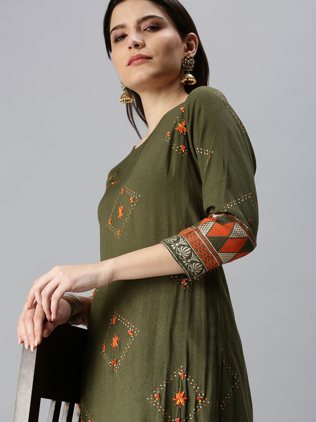 

SHOWOFF Women Green Foil Print & Embroidered Thread Work Cotton Kurta