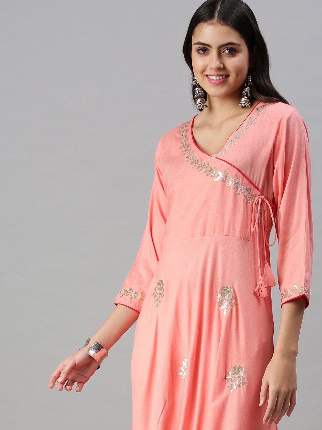 

SHOWOFF Women Pink Floral Embroidered Gotta Patti Anarkali Kurta