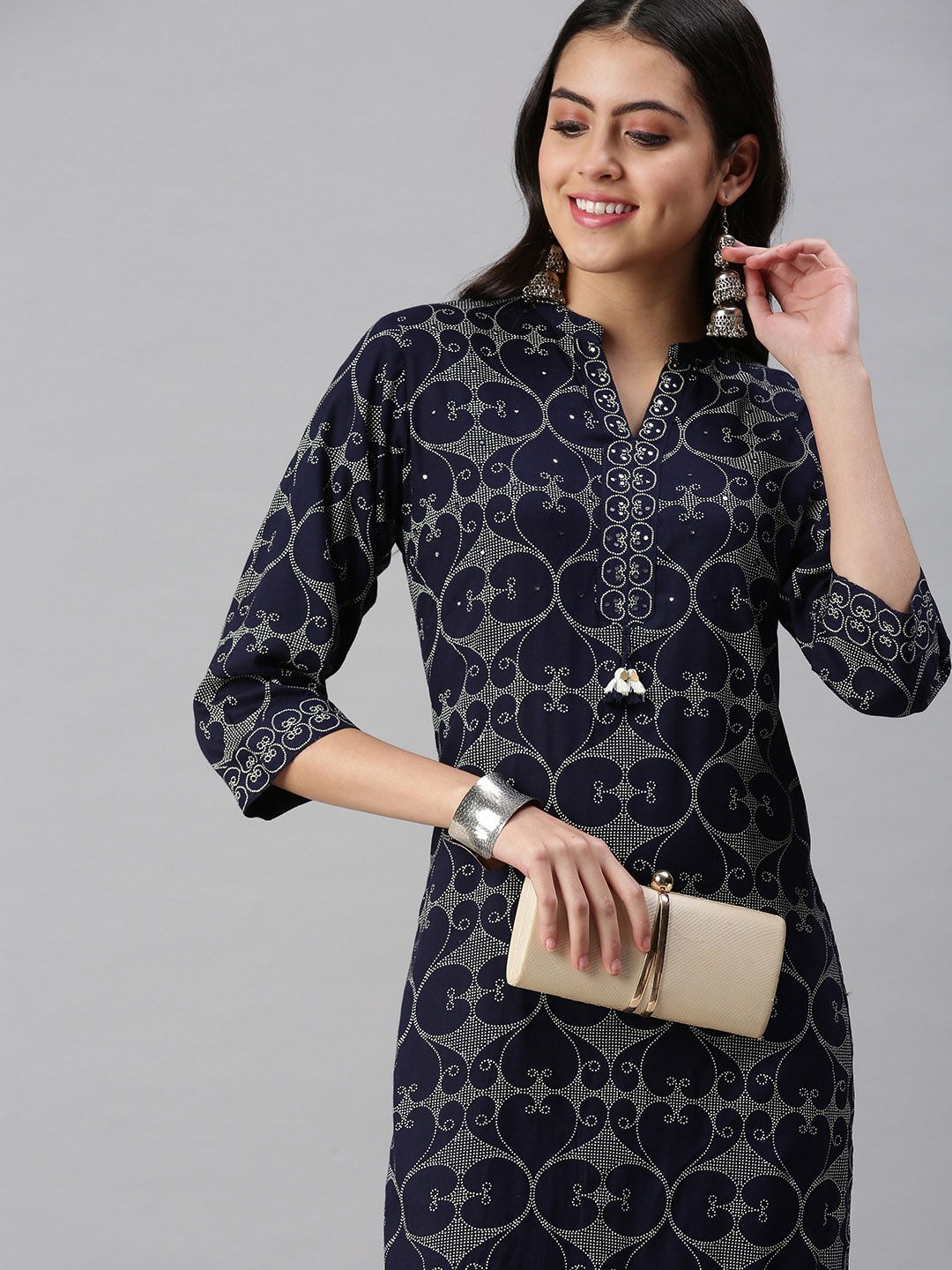 

SHOWOFF Women Navy Blue & White Geometric Printed Cotton Kurta