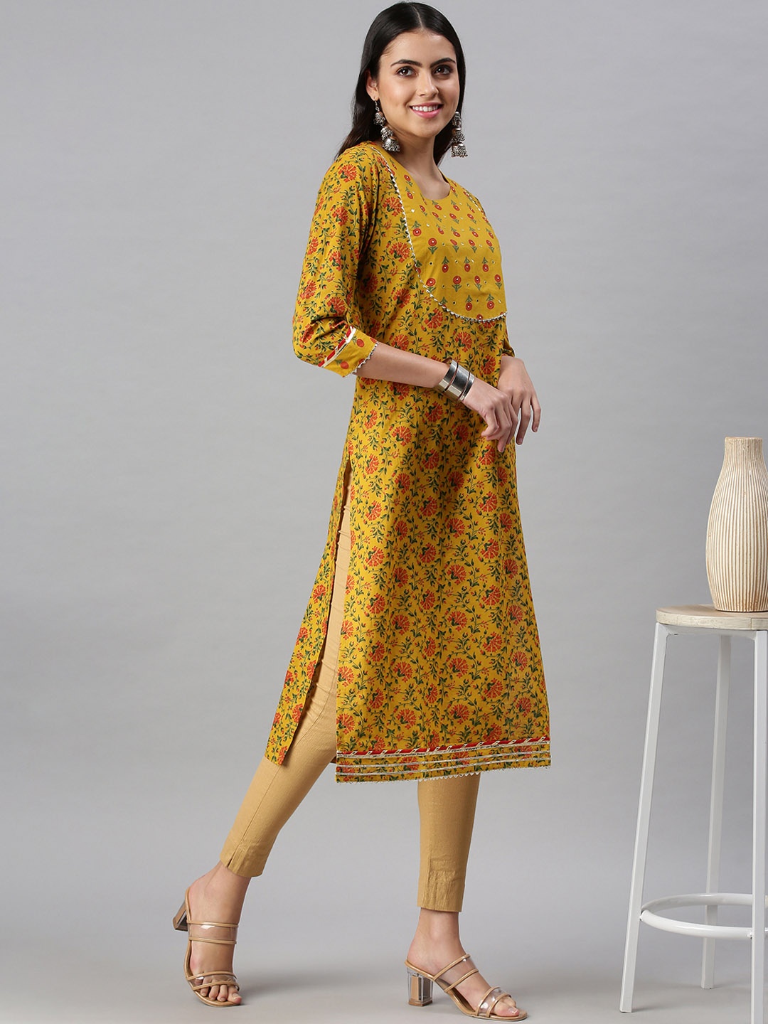 

SHOWOFF Women Yellow Floral Embroidered Kurta