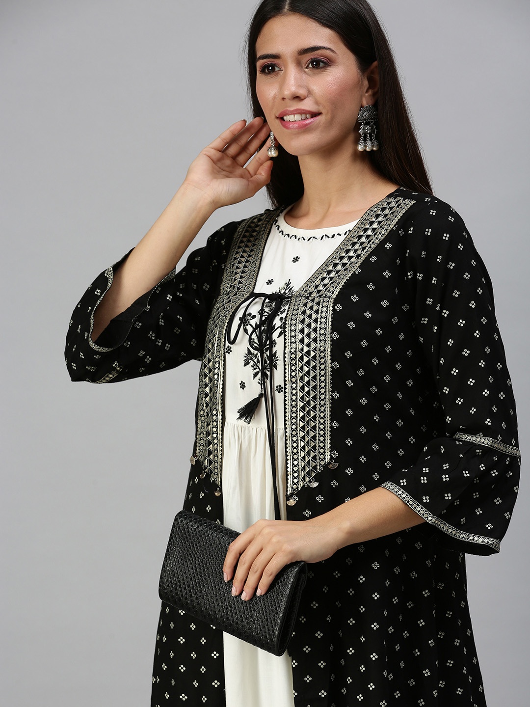 

SHOWOFF Women Cream-Coloured & Black Ethnic Motifs Printed Anarkali Kurta