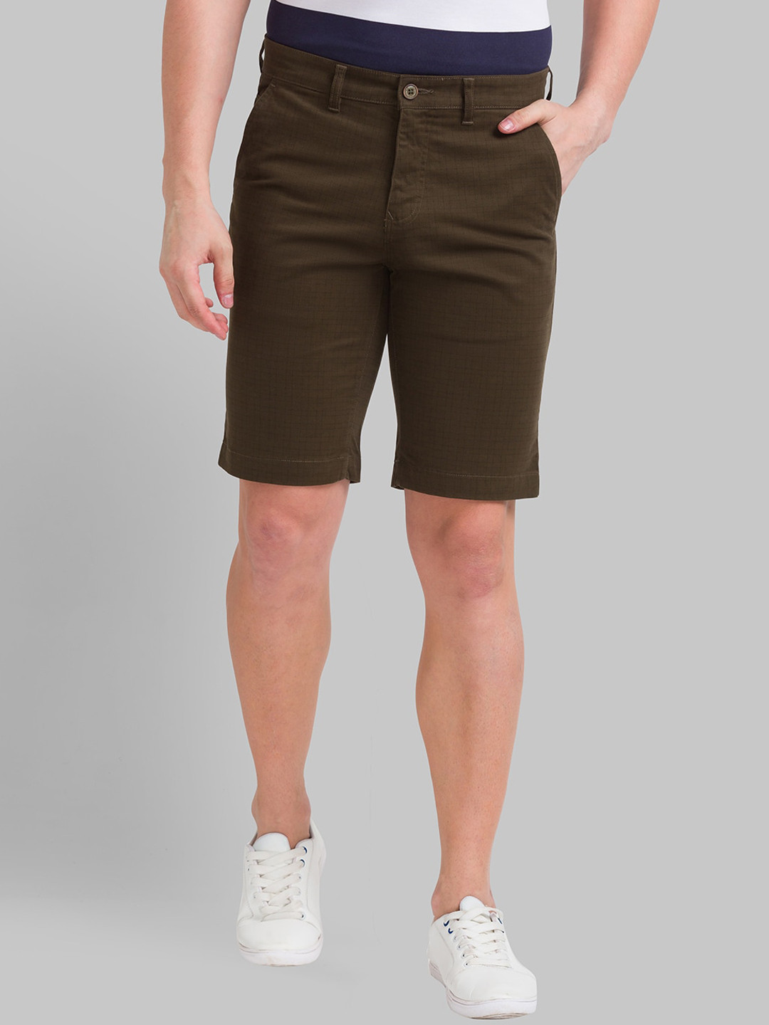 

Parx Men Green Solid Regular Shorts
