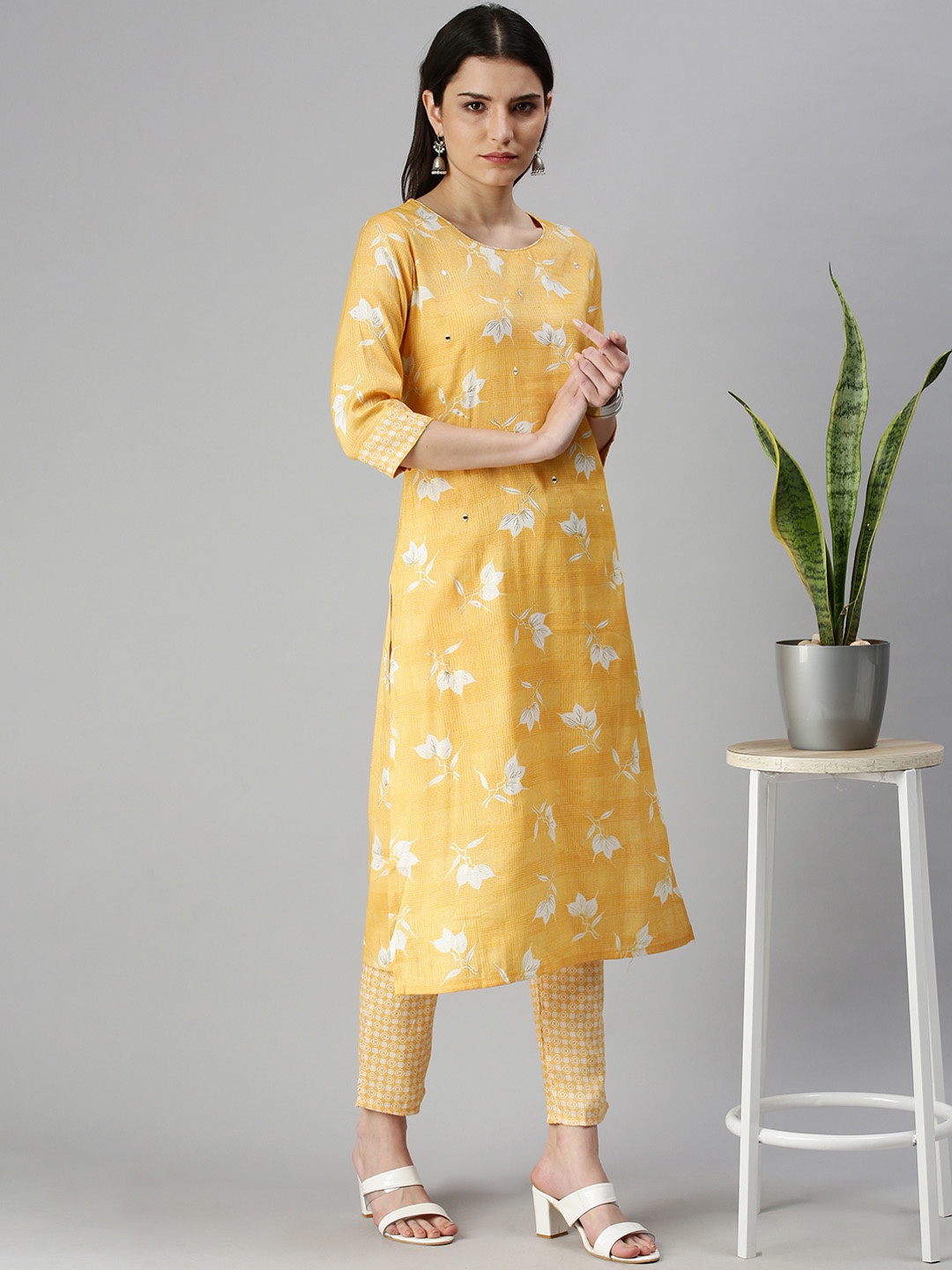 

SHOWOFF Women Yellow Floral Printed Kurta with Trousers