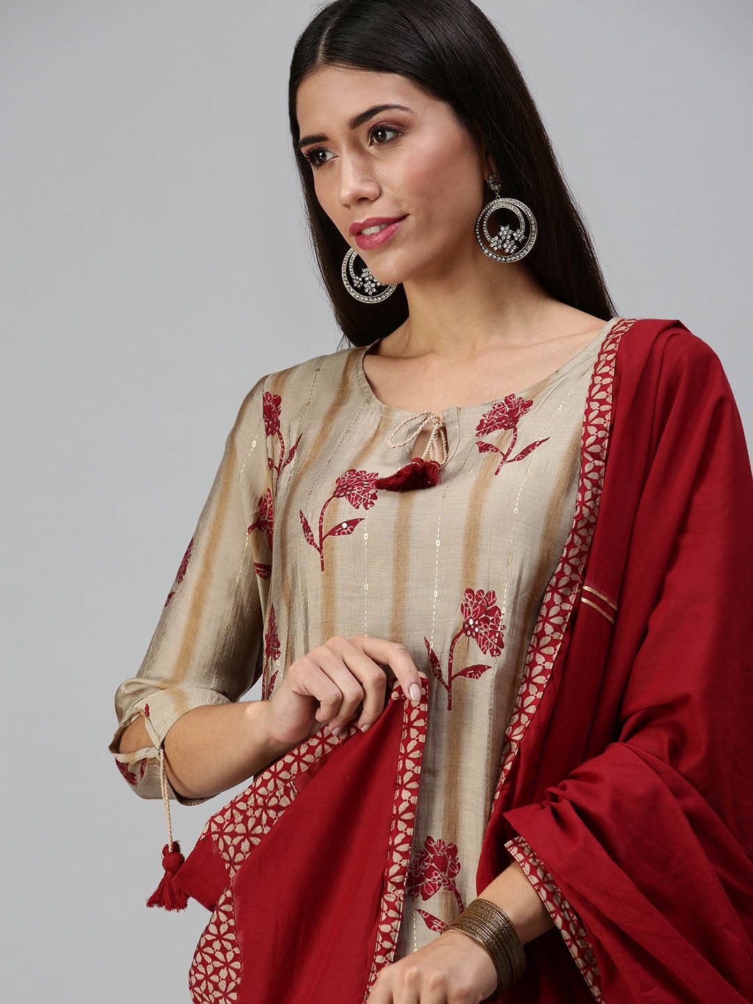 

SHOWOFF Women Beige Floral Printed Kurta with Trousers & Dupatta