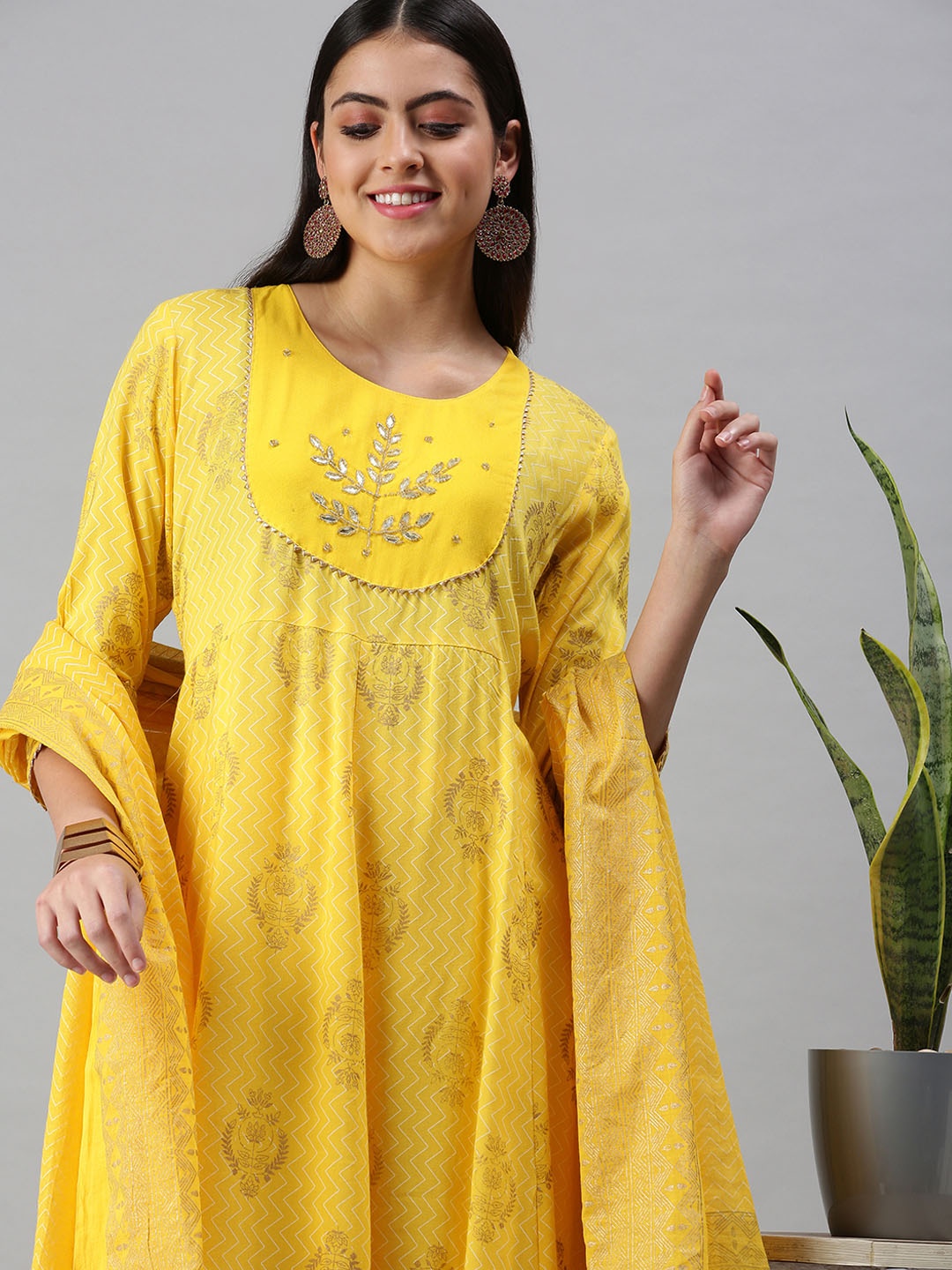 

SHOWOFF Women Yellow Ethnic Motifs Printed Gotta Patti Kurta with Palazzos & With Dupatta