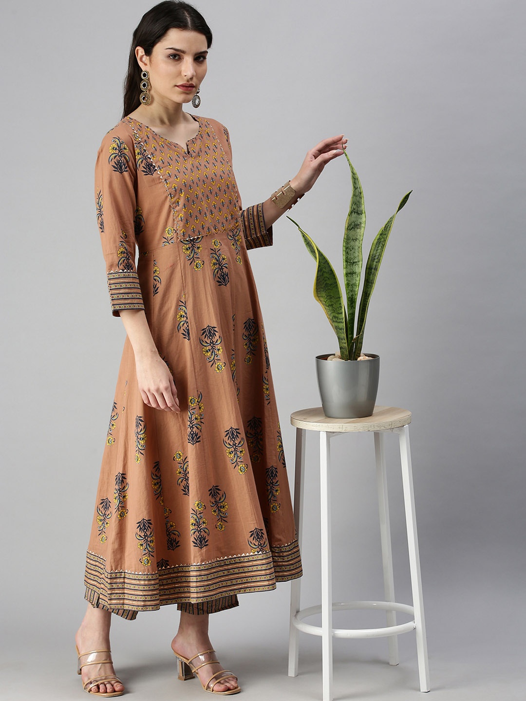 

SHOWOFF Women Brown Floral Printed Anarkali Empire Kurta with Trousers