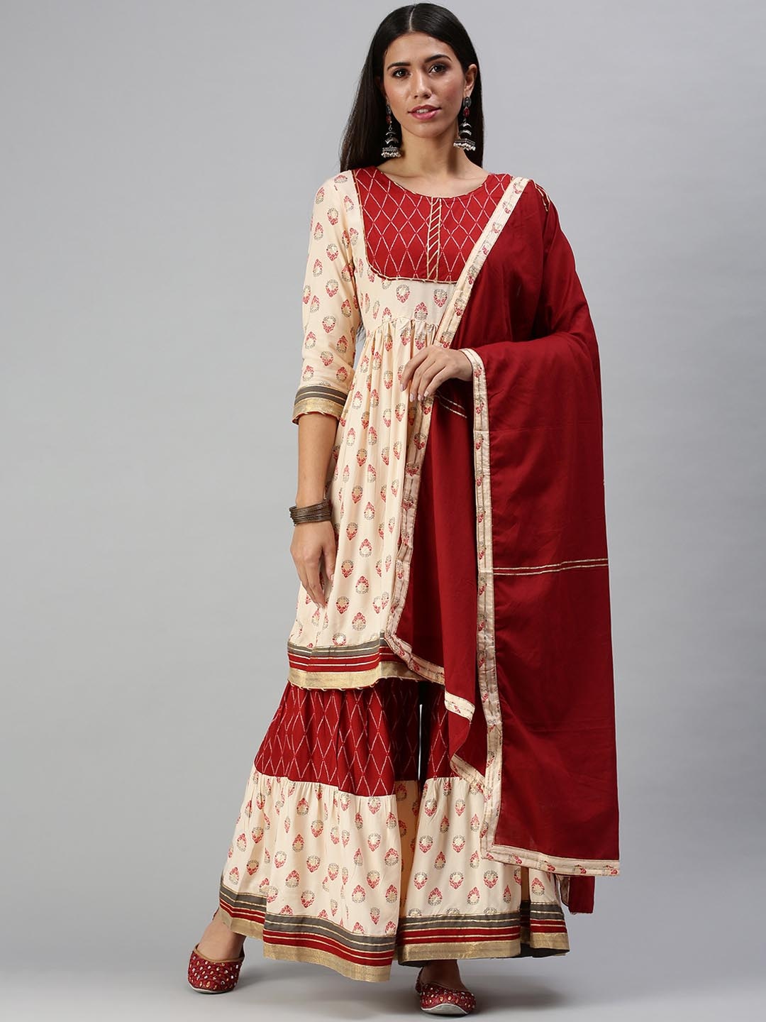 

SHOWOFF Women Peach & Red Embroidered Pleated Gotta Patti Kurta With Palazzos & Dupatta