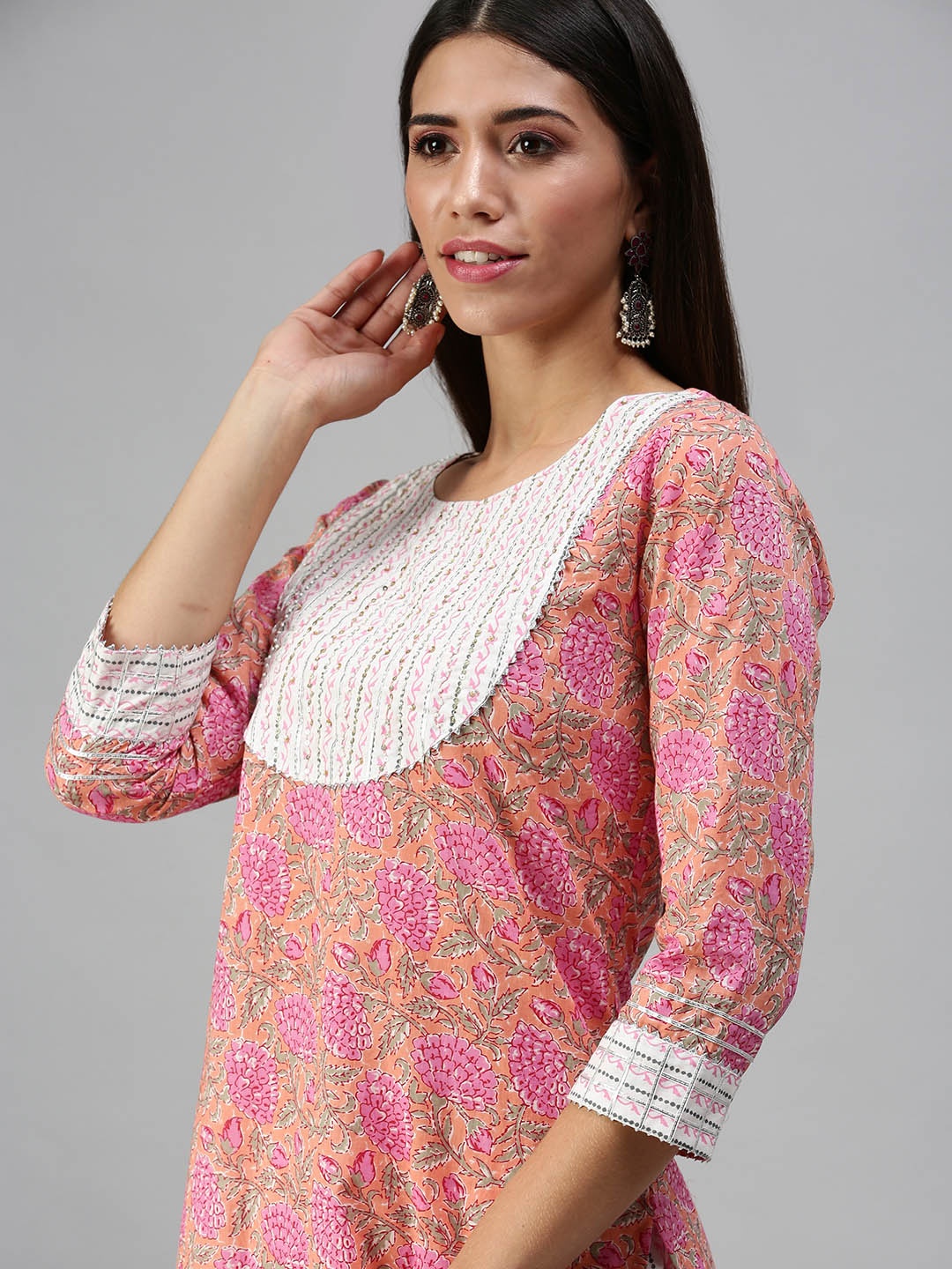 

SHOWOFF Women Peach-Coloured Floral Printed Gotta Patti Kurta with Palazzos