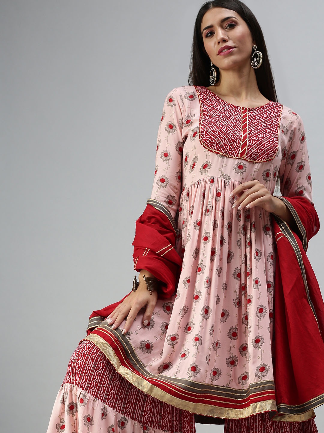 

SHOWOFF Women Peach-Coloured Ethnic Motifs Printed Pleated Gotta Patti Kurta with Palazzos & With Dupatta