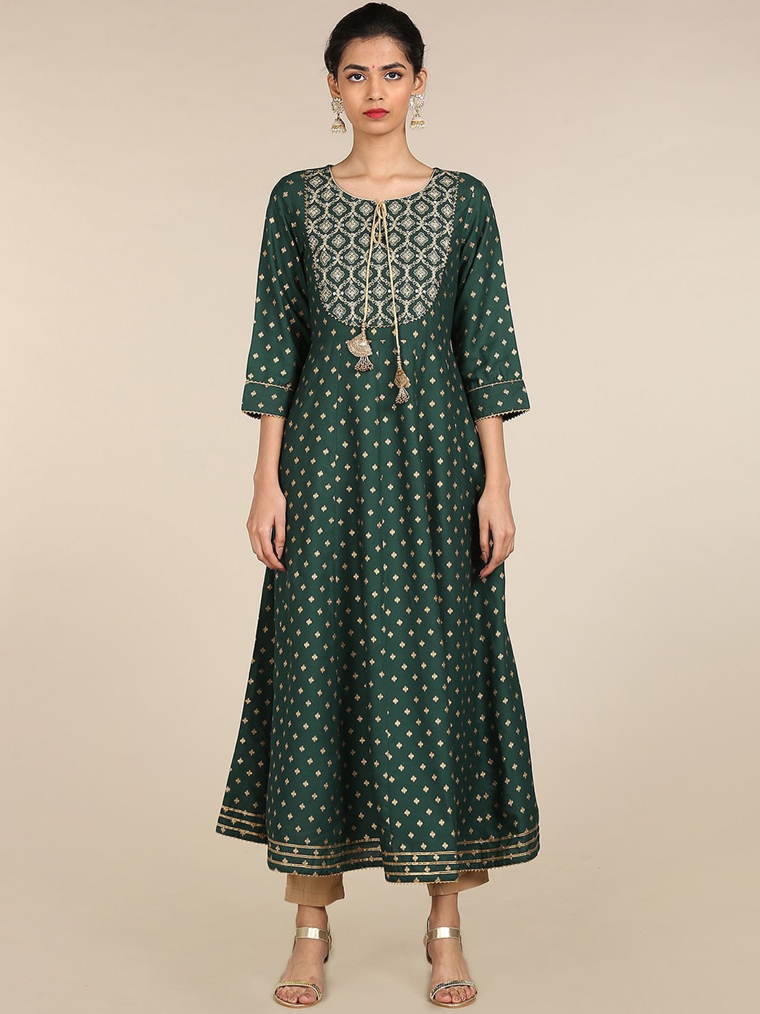 

Anahi Women Green & Gold-Toned Printed Gotta Patti Anarkali Kurta