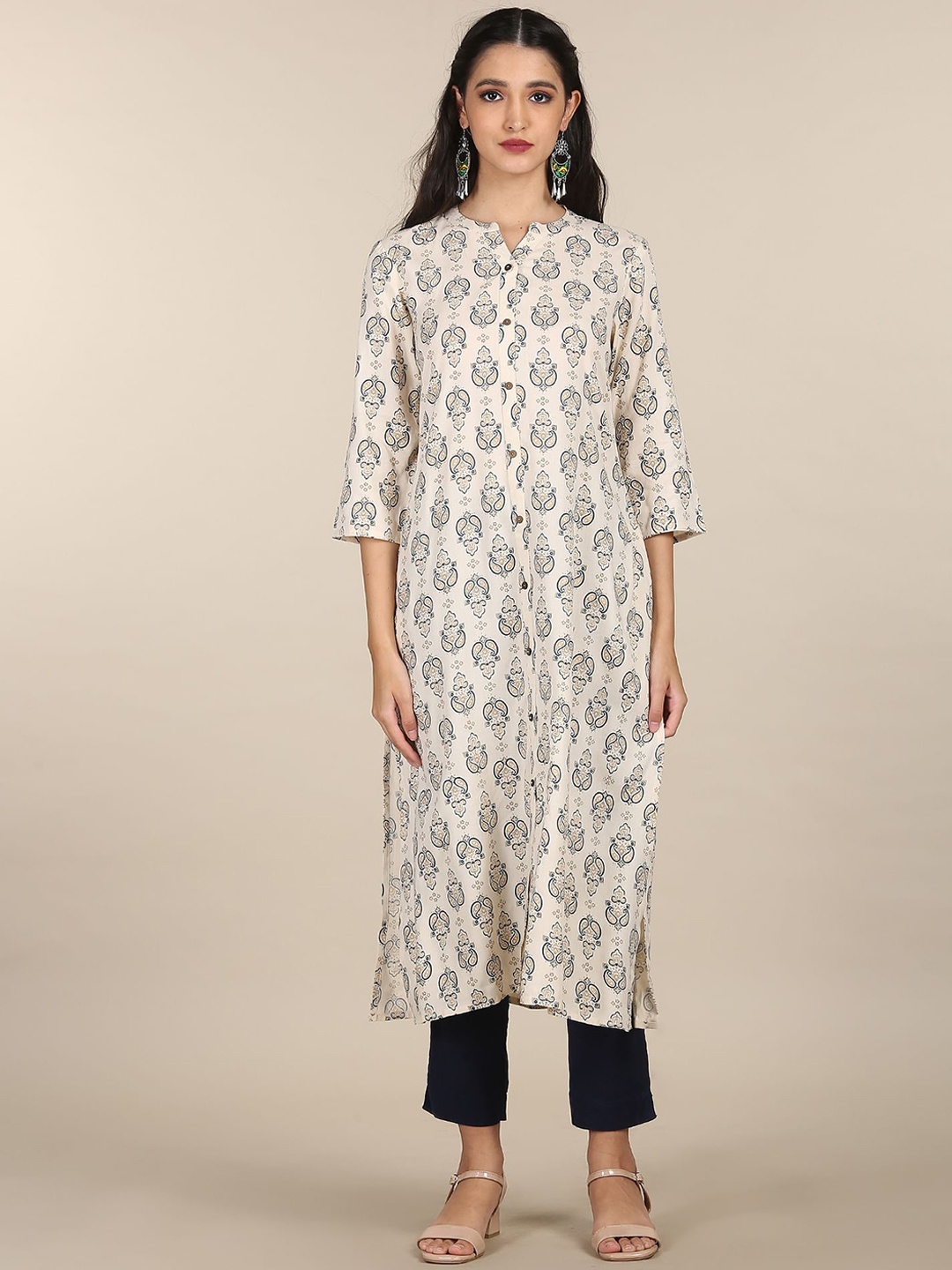 

Karigari Women Off White & Blue Ethnic Motifs Printed Kurta