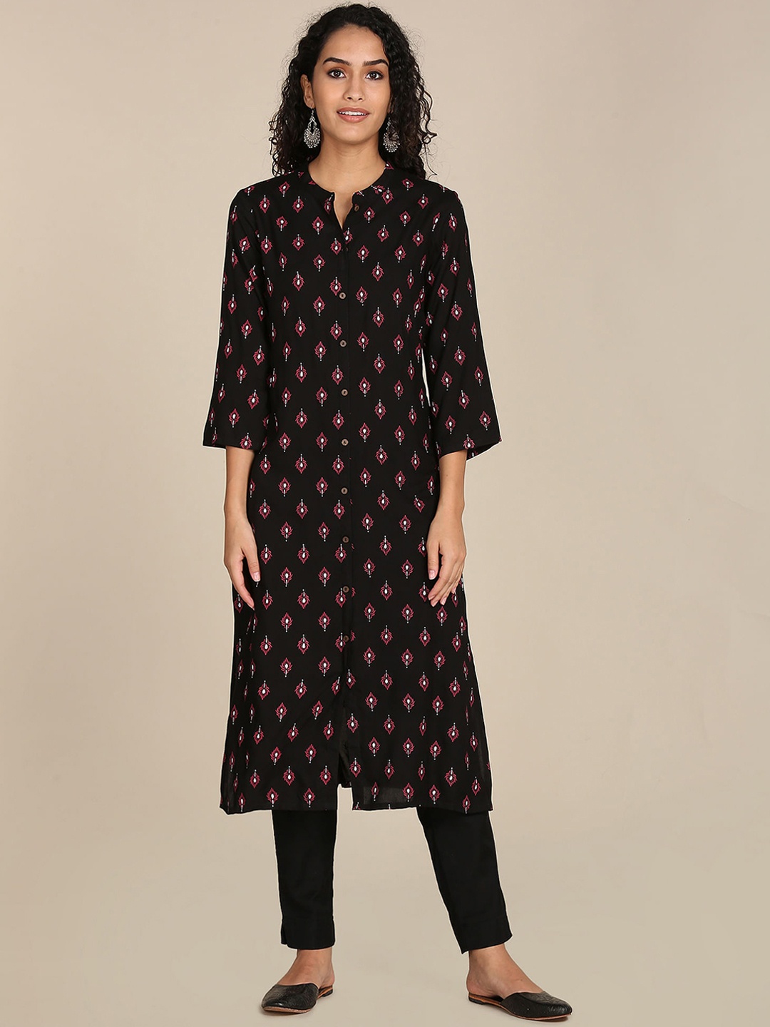 

Karigari Women Black Quirky Cold-Shoulder Sleeves Kurta