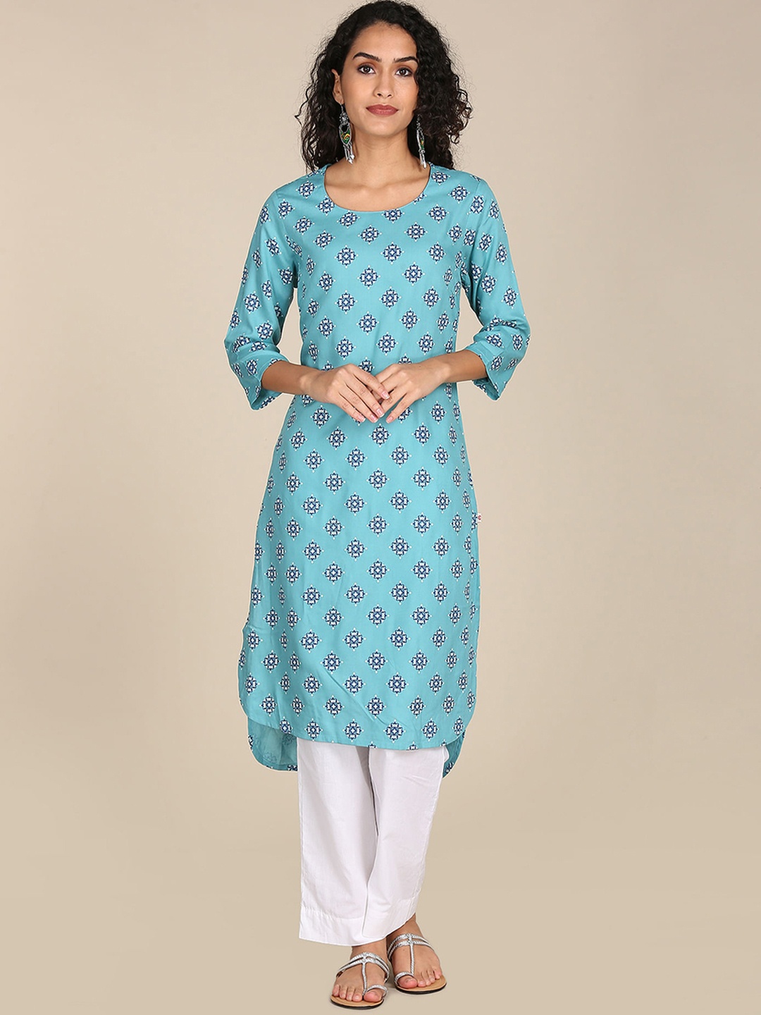 

Karigari Women Green Geometric Printed Thread Work Kurta