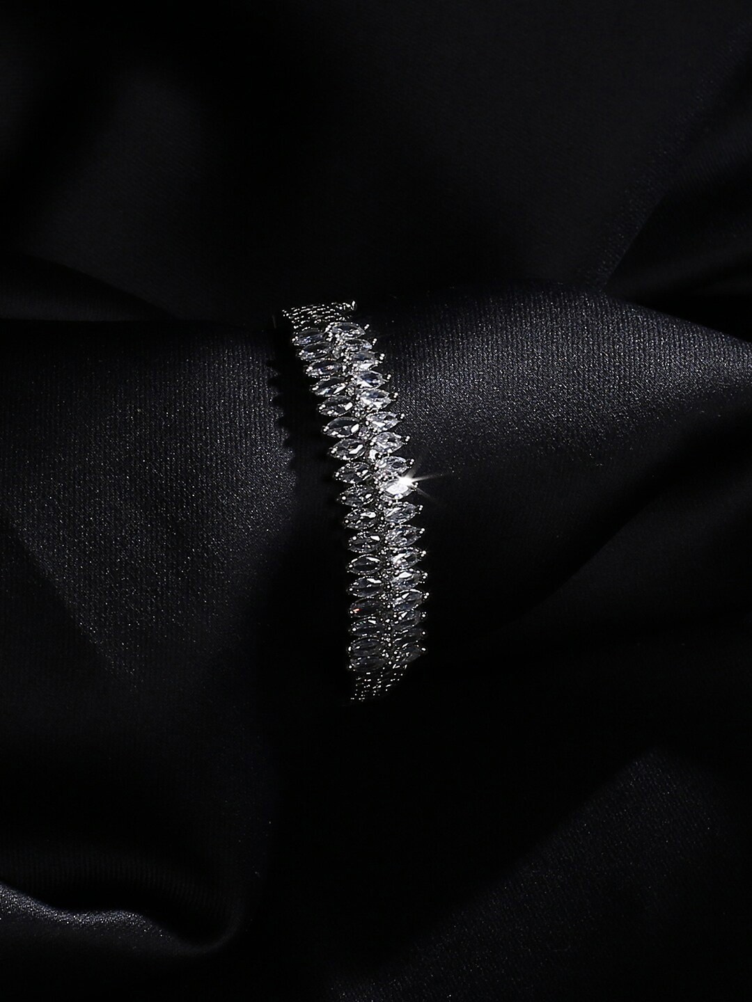 

justpeachy Women White & Silver-Toned & Plated AD-Studded Bracelet