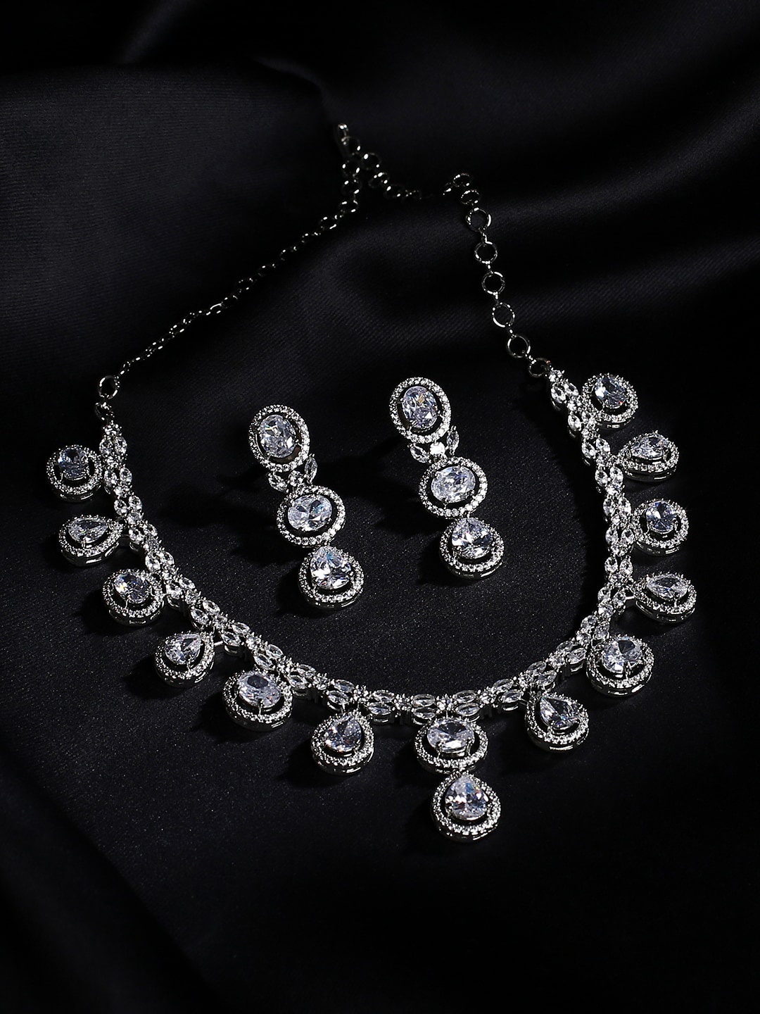 

justpeachy Silver-Plated & American Diamond Studded Choker Jewellery Set
