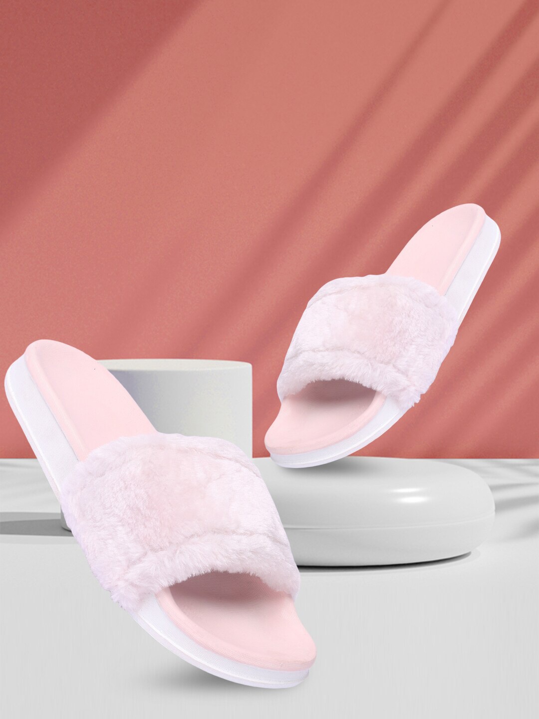 

Longwalk Women Pink Sliders