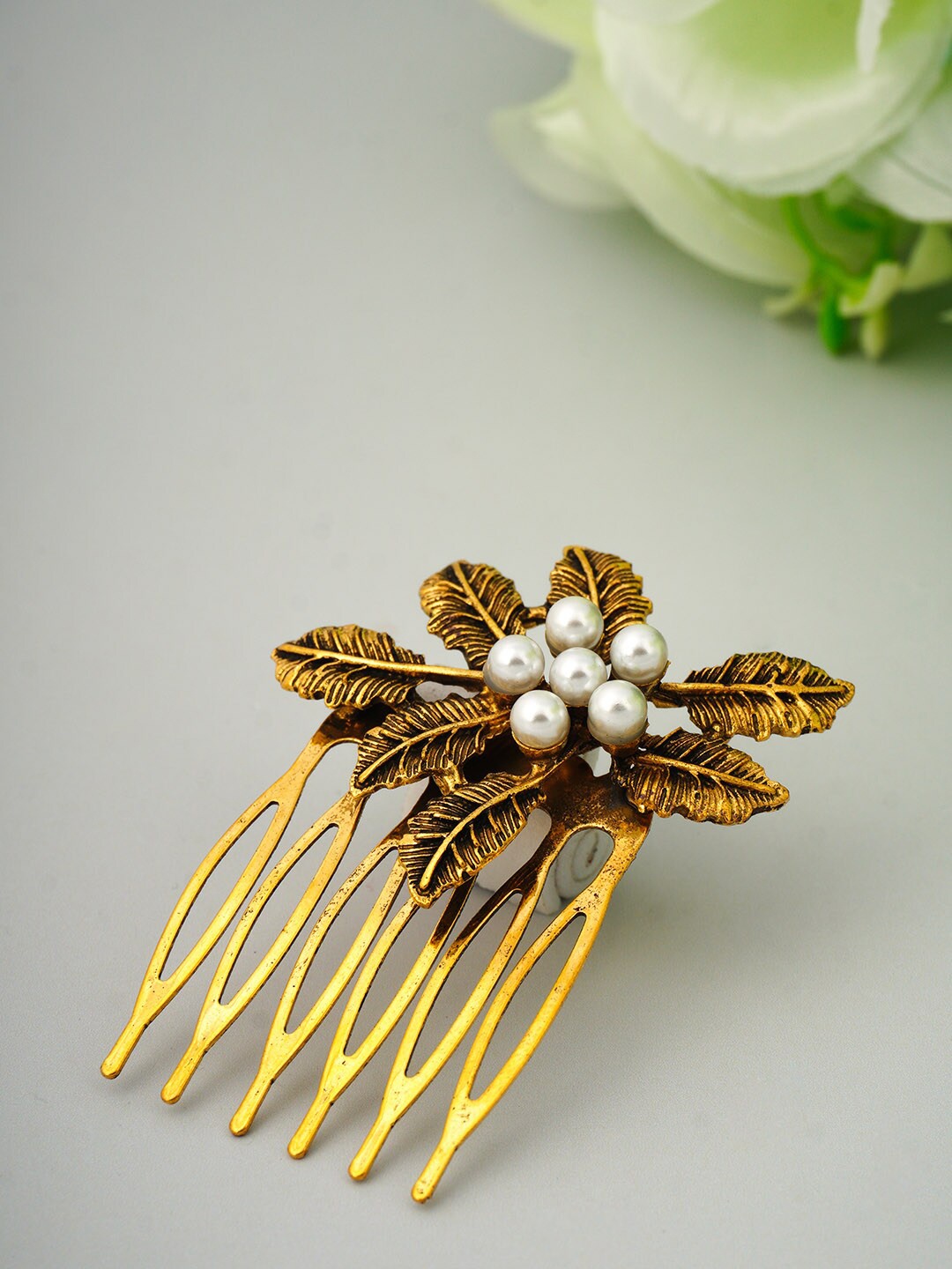 

Ferosh Women Gold-Toned & White Embellished Comb Pin