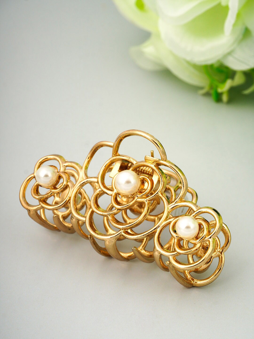 

Ferosh Women Gold-Toned & White Embellished Claw Clip